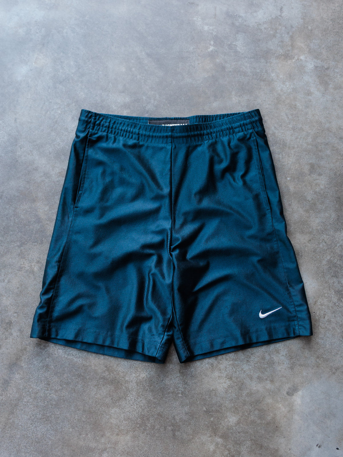 Vintage 90s Green Nike Basketball Shorts (-)