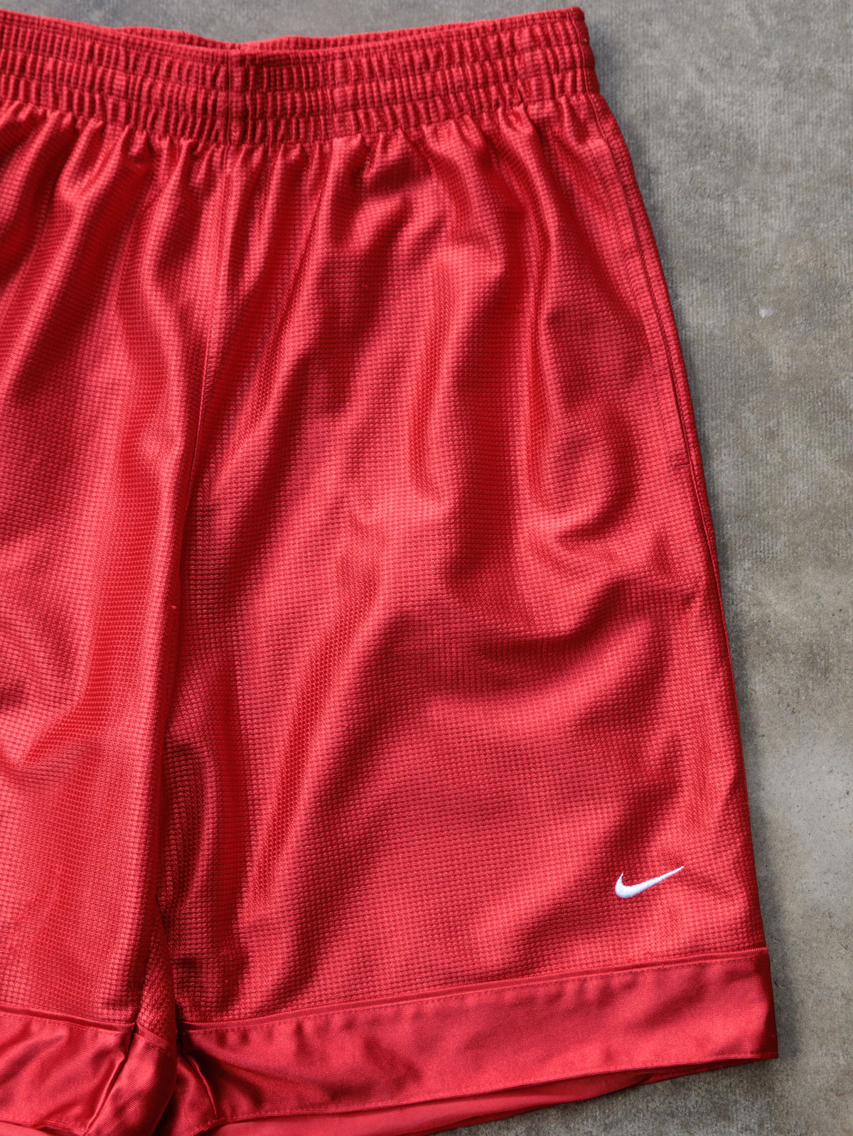 Vintage 00s Red Nike Shorts (M)