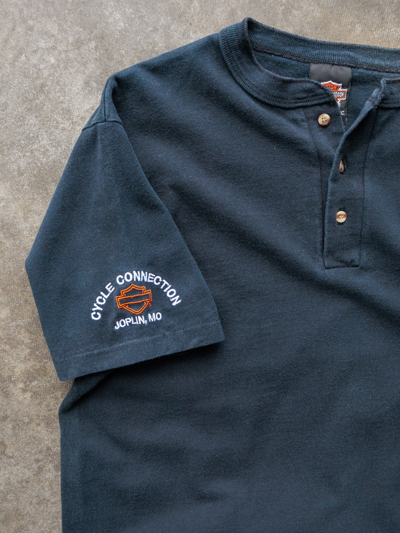 Vintage 90s Harley-Davidson Henley Tee (M)