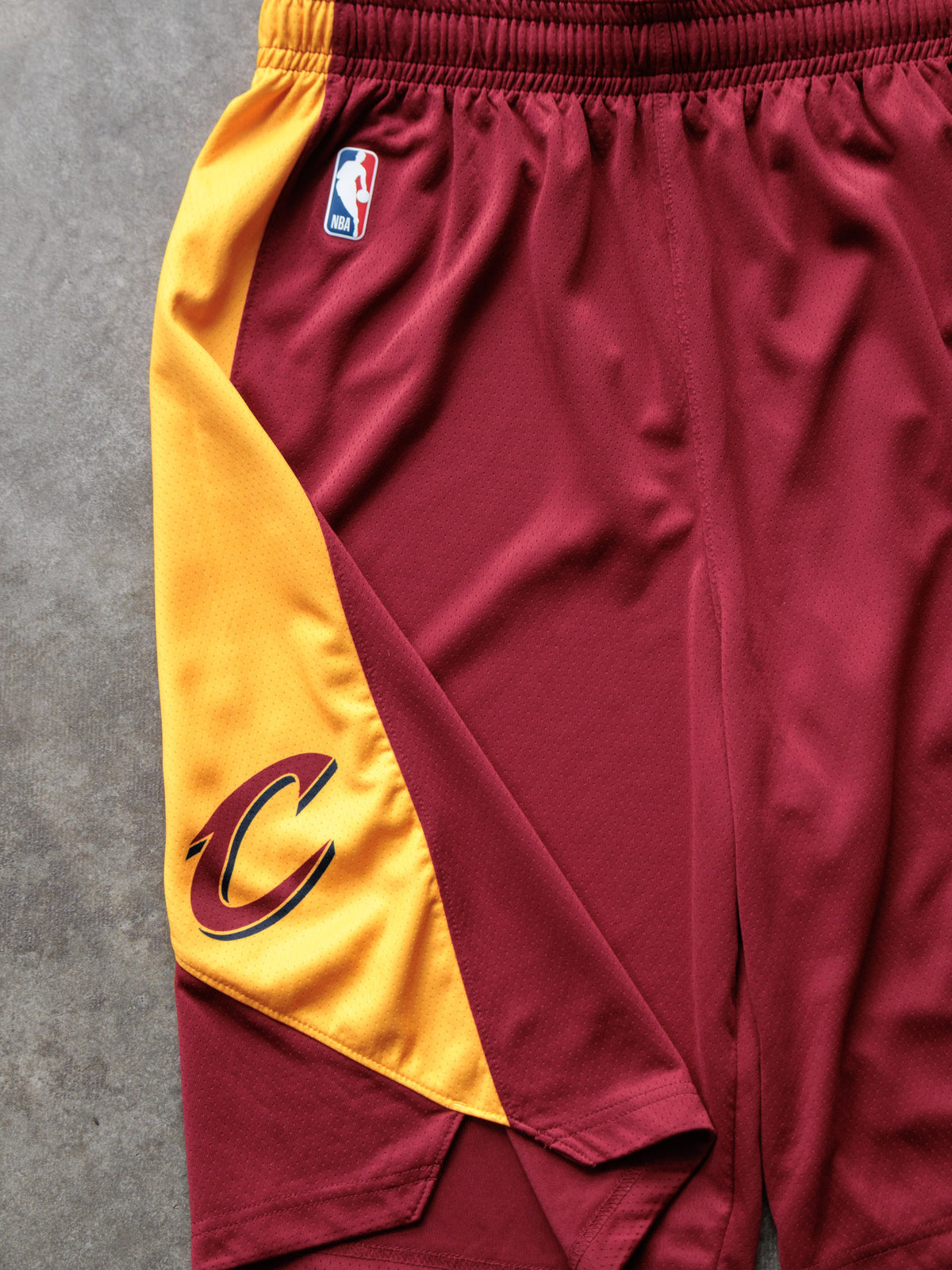 Vintage Red Nike Cleveland Cavaliers Basketball Shorts (L)