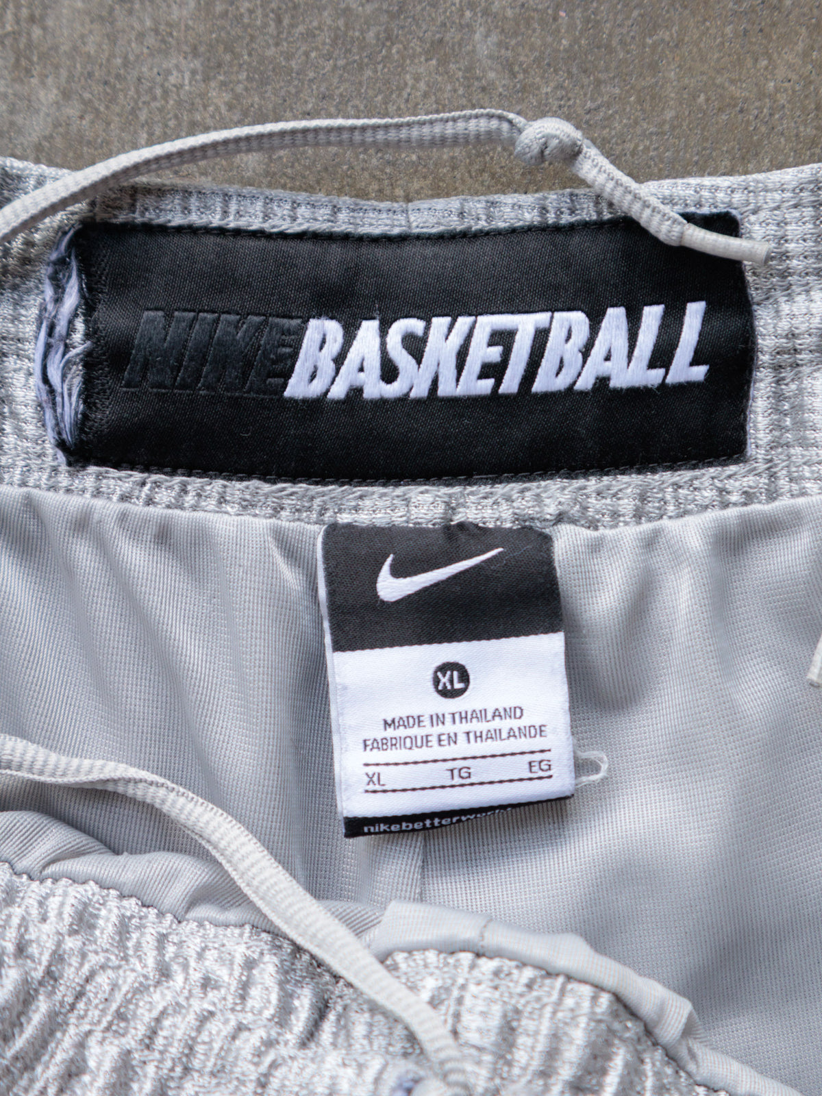 Vintage 00s Grey Nike Basketball Shorts (XL)