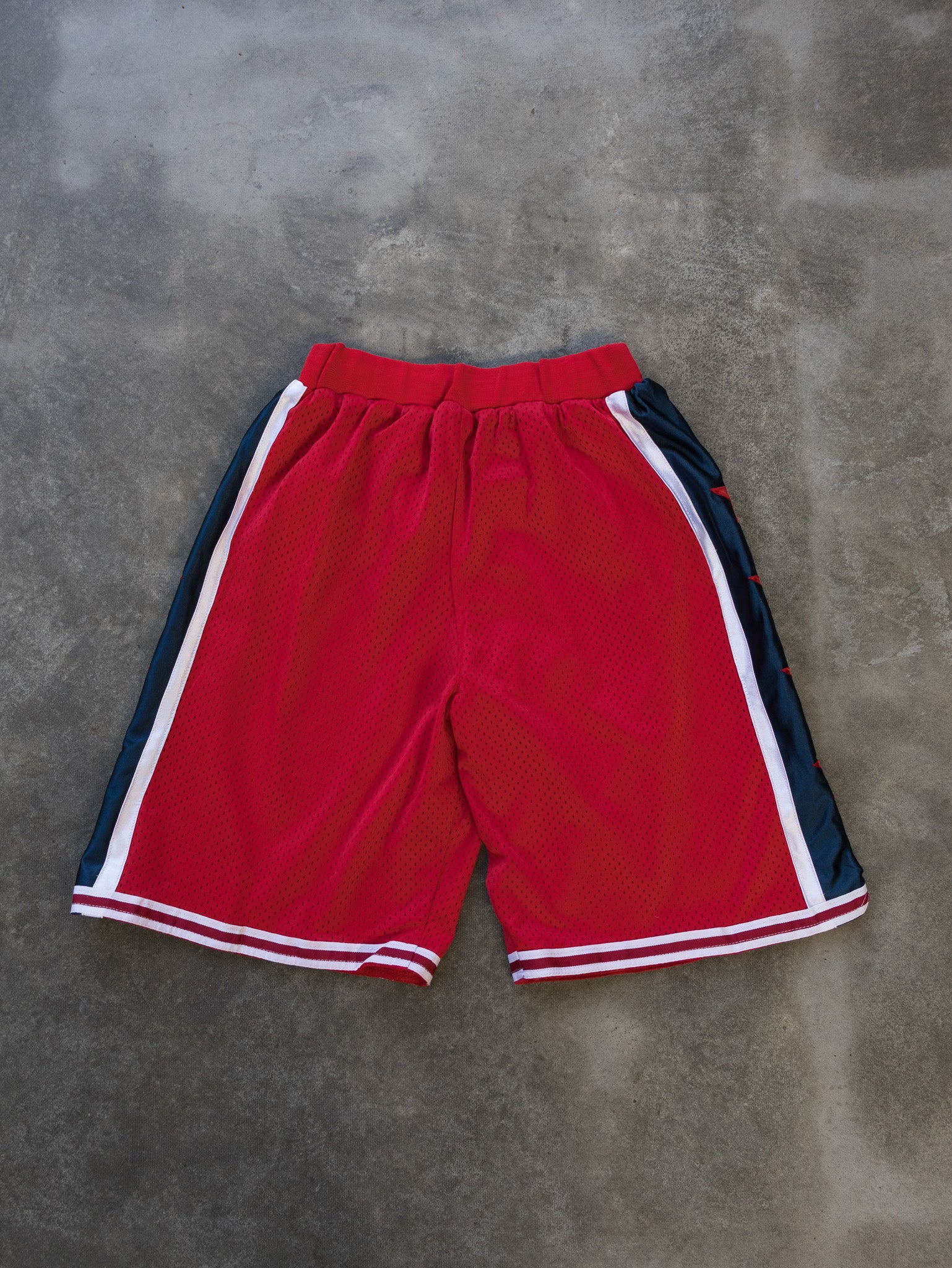 Vintage Red USA Basketball Mesh Shorts (M)