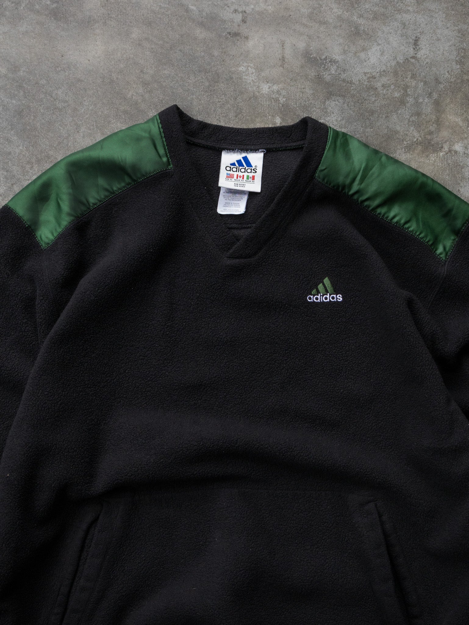 Vintage 00s Black & Green Adidas Fleece Sweatshirt (XL)