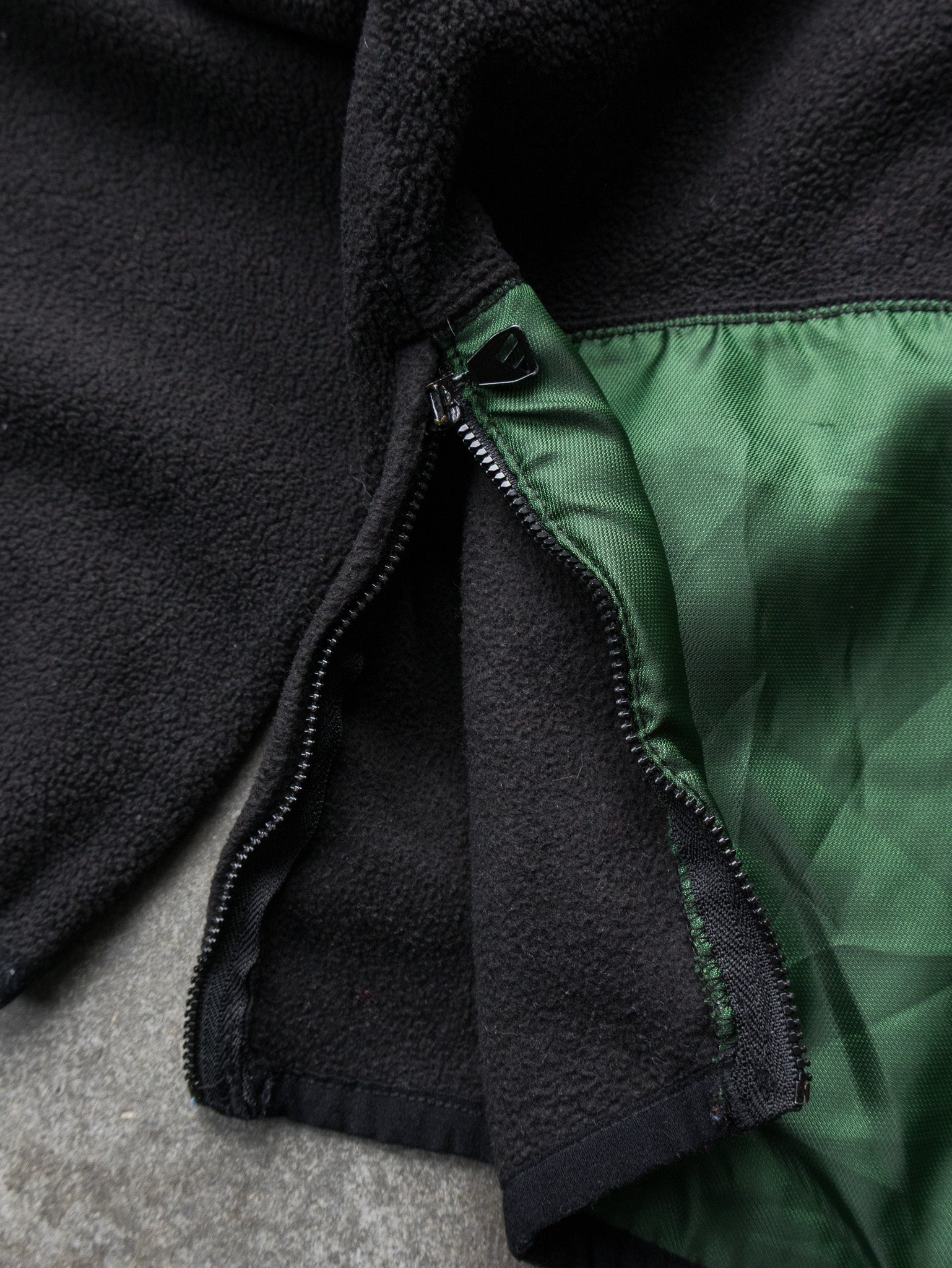 Vintage 00s Black & Green Adidas Fleece Sweatshirt (XL)