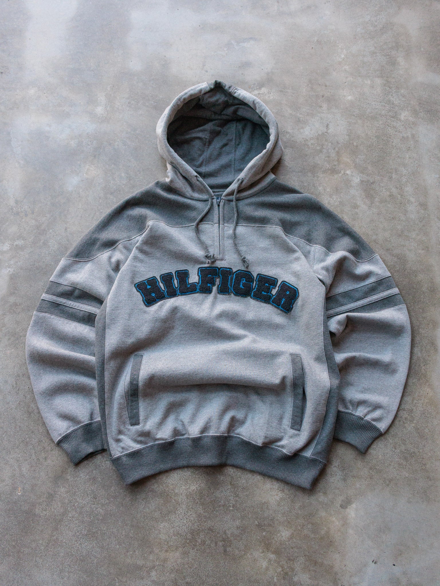 Vintage 00s Grey Tommy Hilfiger Quarter Zip Hoodie (M)