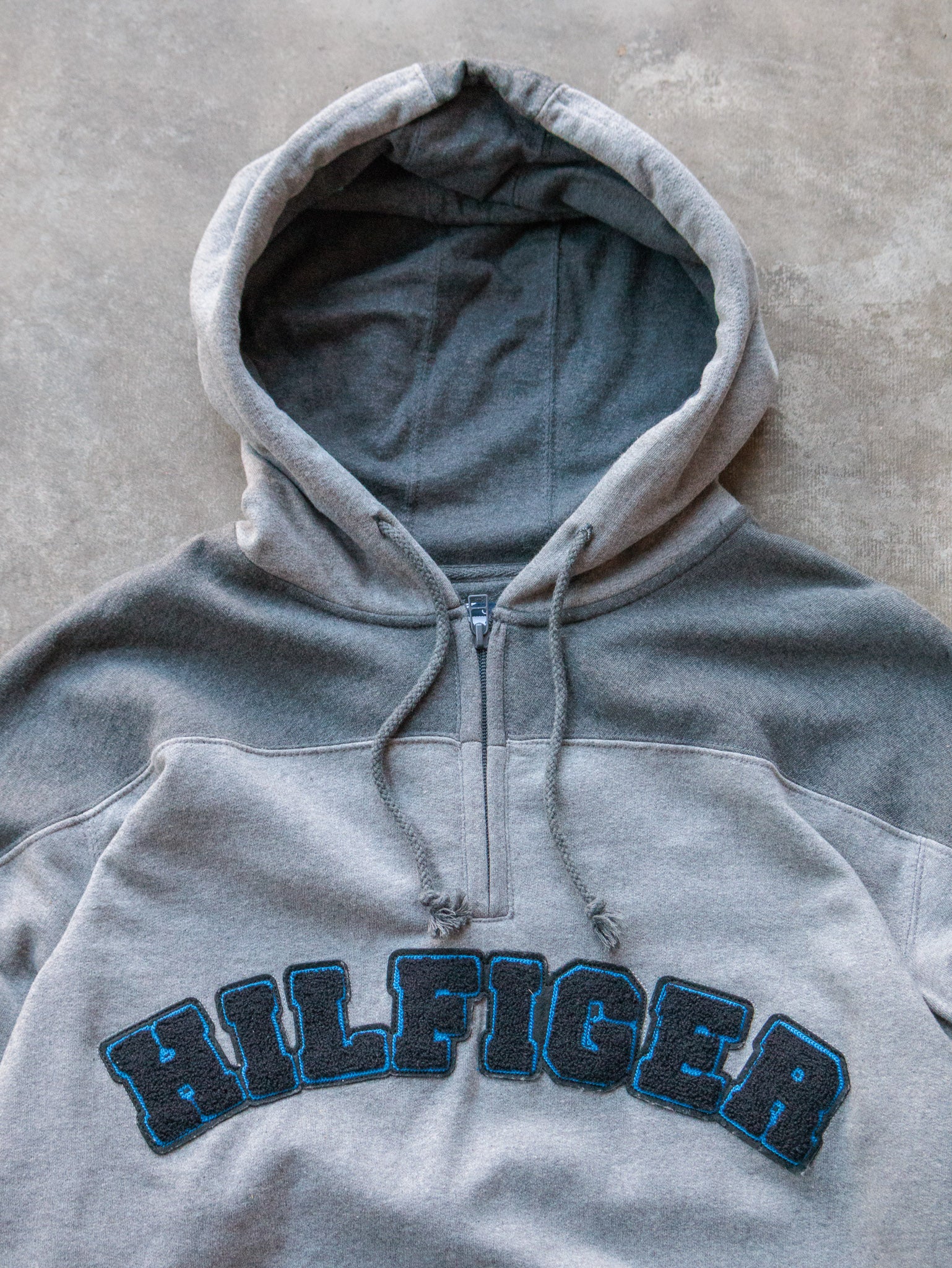 Vintage 00s Grey Tommy Hilfiger Quarter Zip Hoodie (M)