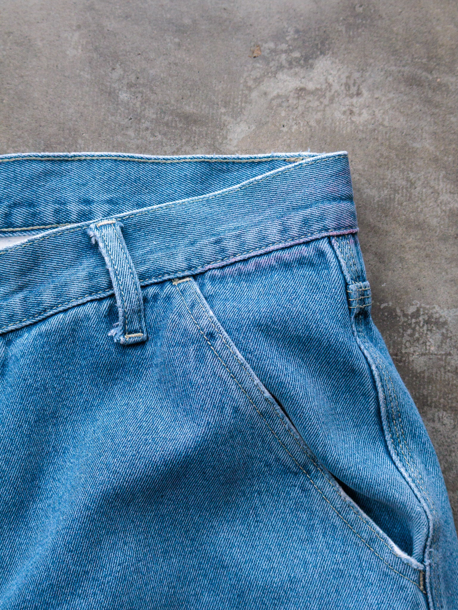 Vintage 90s Light Wash Levi's Carpenter Pants (W33)
