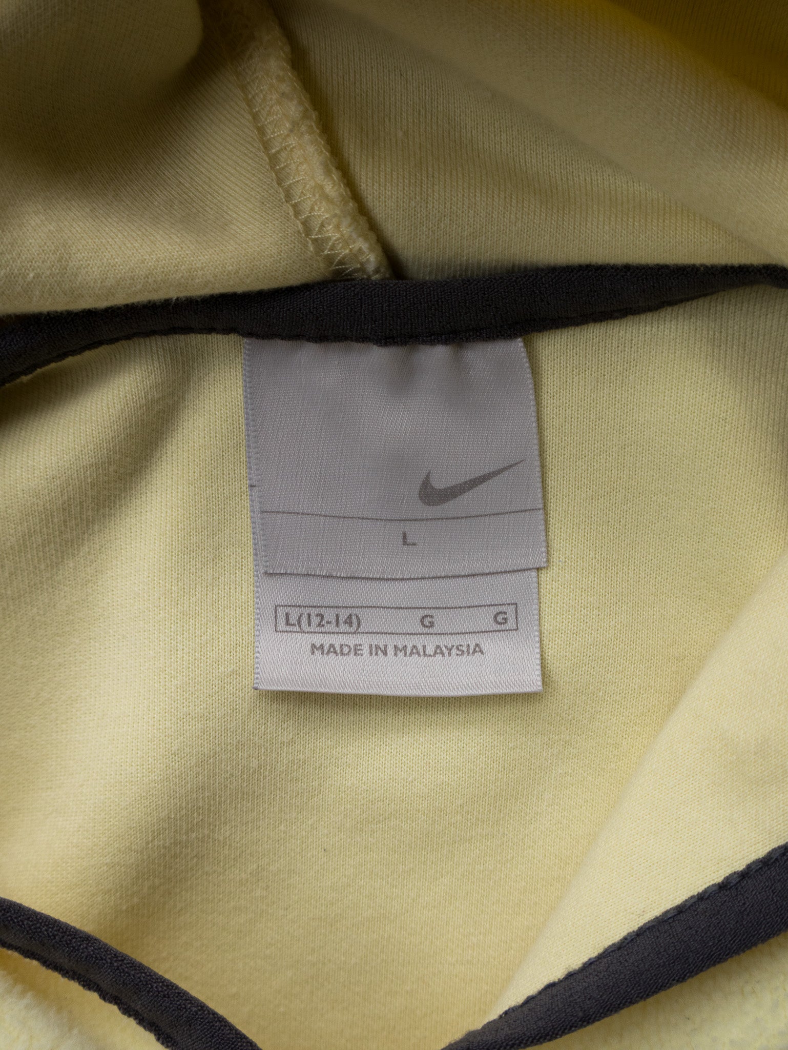 Vintage 00s Yellow Nike Athletics Fleece Hoodie (12-14Y)