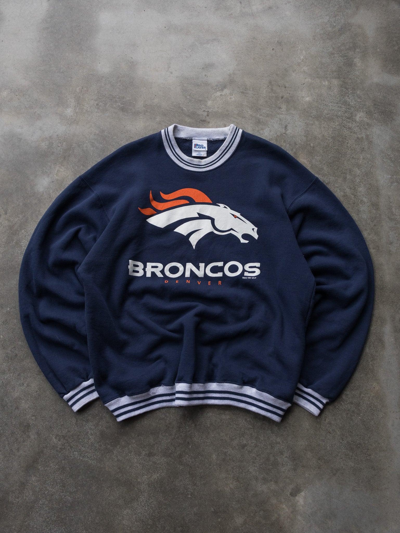 Vintage 1997 Navy Denver Broncos Sweatshirt (XL)
