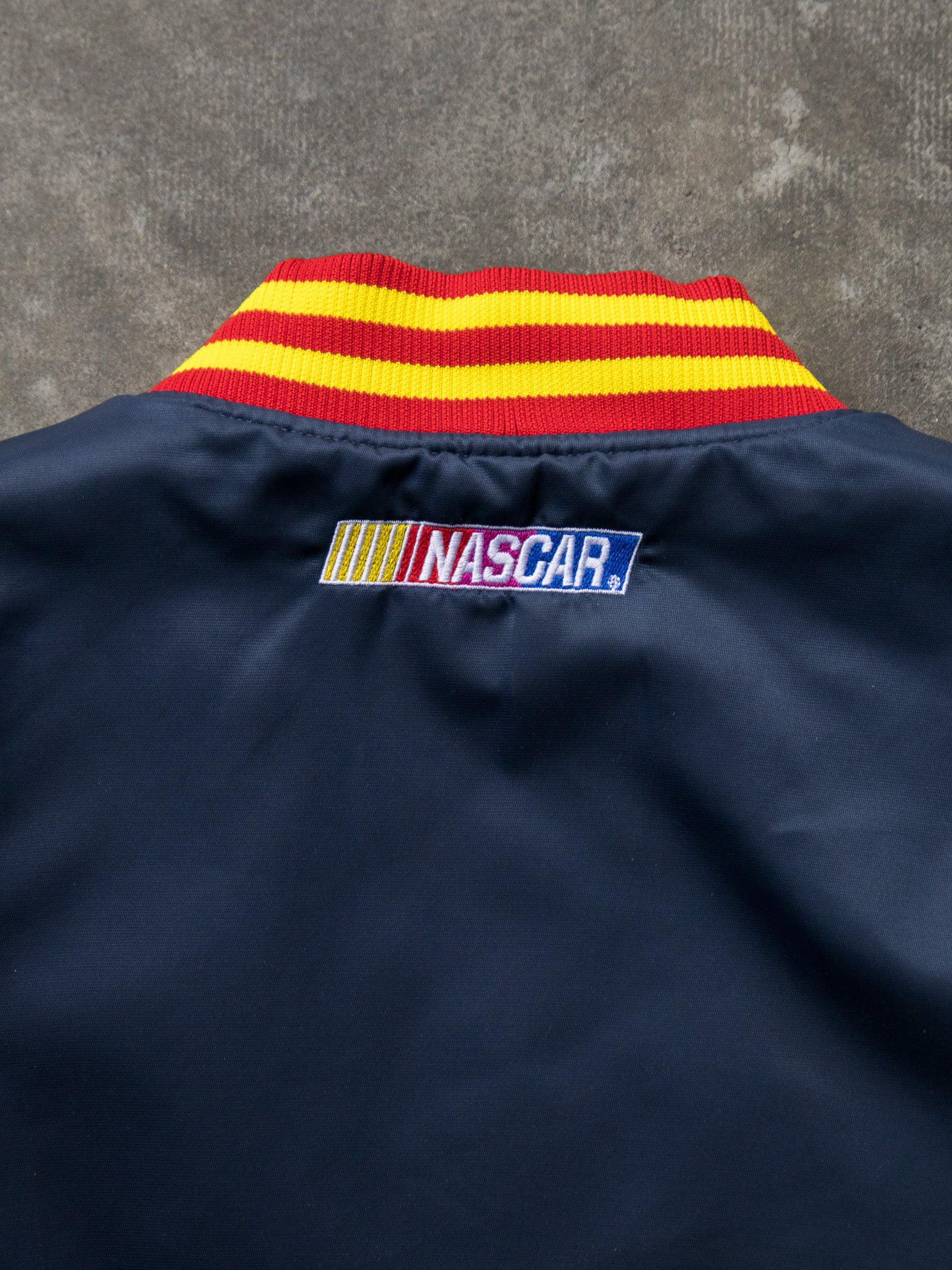 Vintage 90s Navy Jeff Gordon DuPont NASCAR Bomber Jacket (L)
