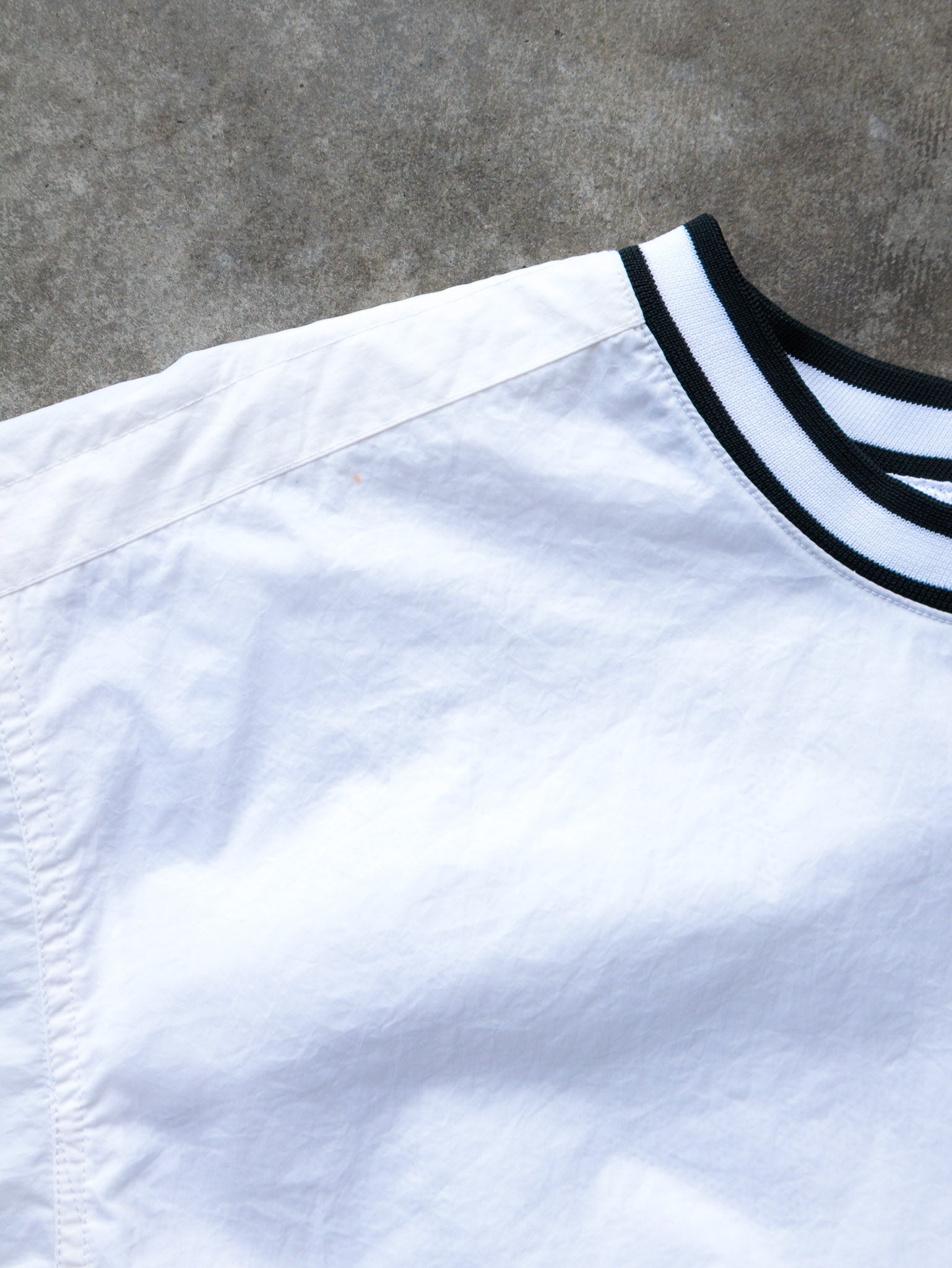 Vintage 90s White Nike Windbreaker Pullover (Women's M)