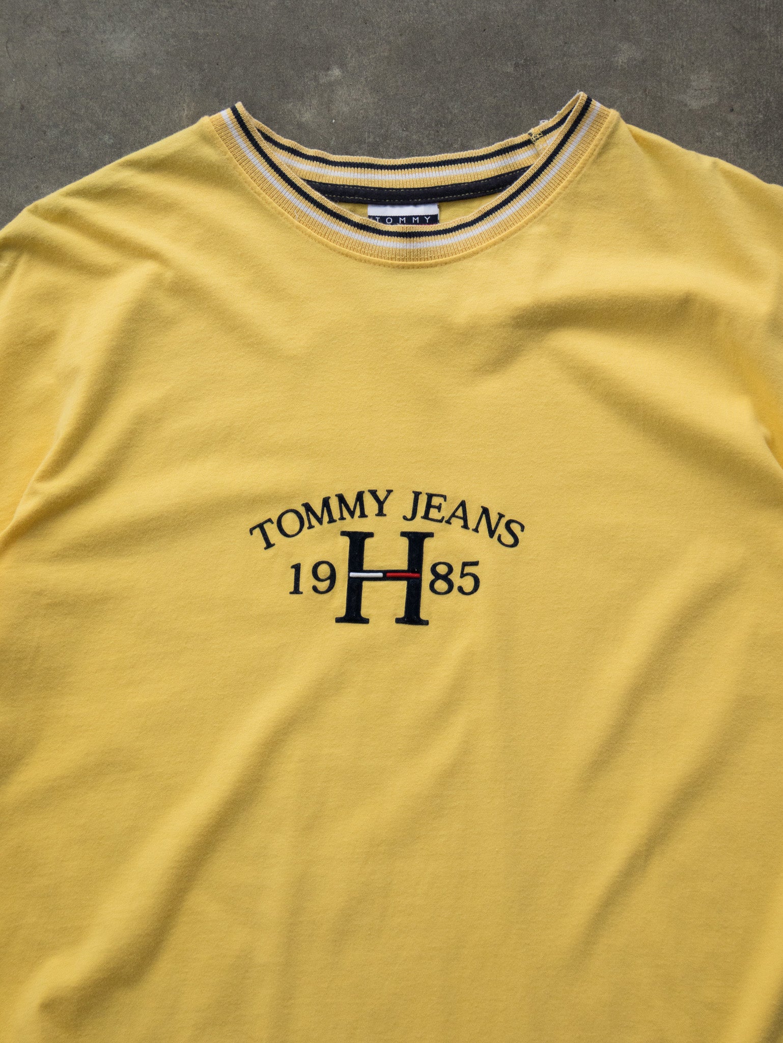 Vintage Tommy Jeans Tee (2XL)