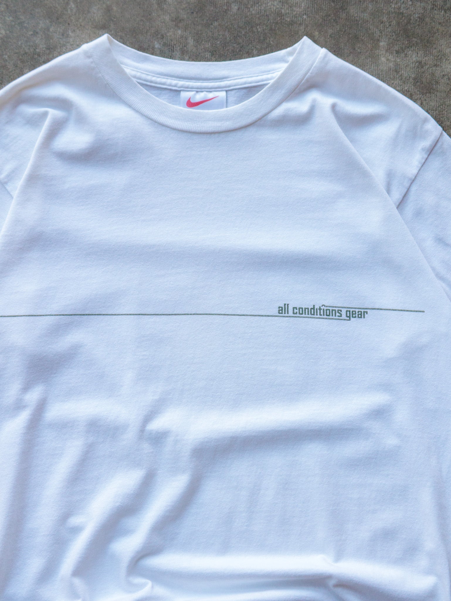 Vintage 00s White Nike ACG Tee (S)