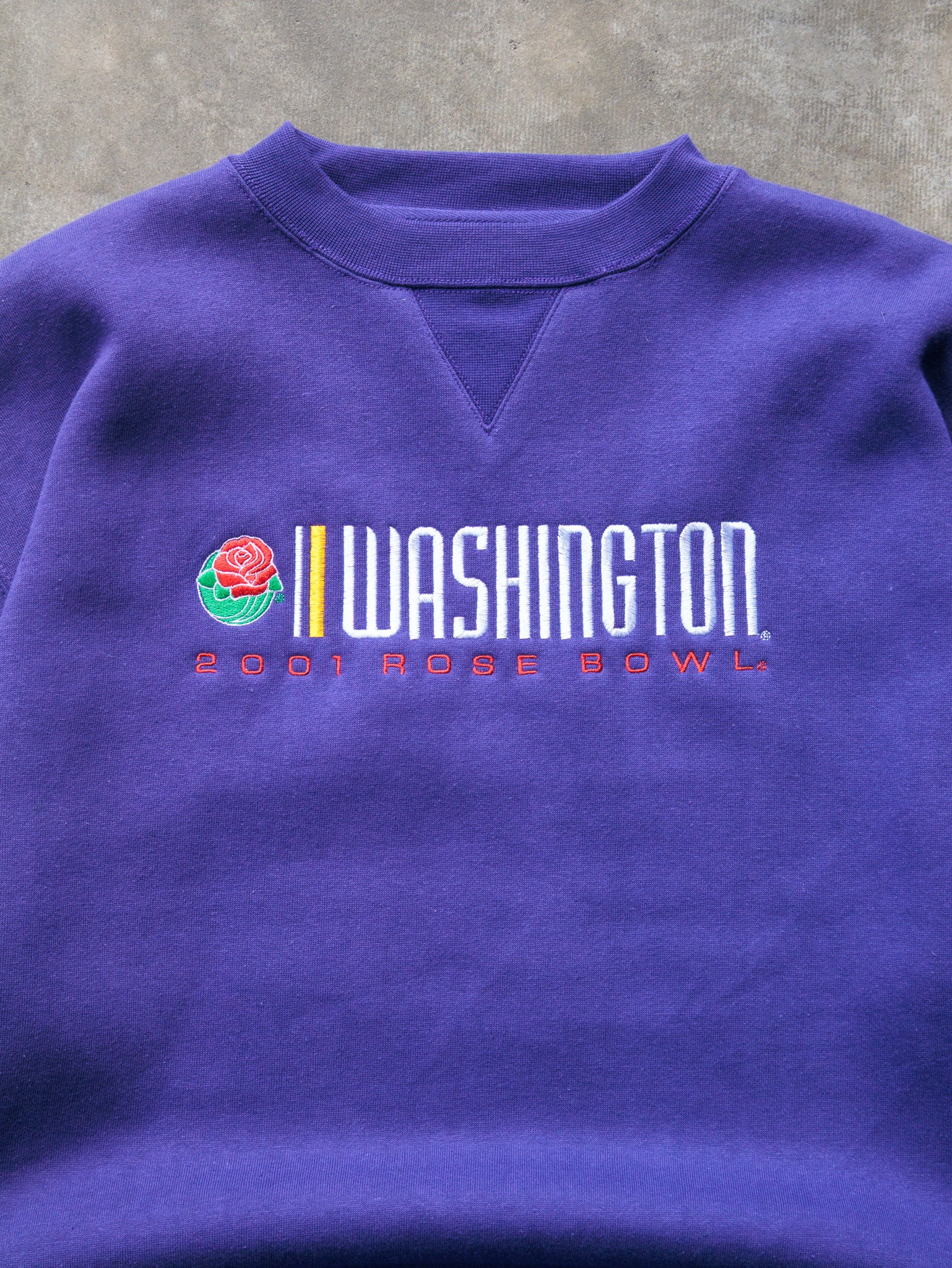 Vintage 2001 Purple Washington Rose Bowl Sweatshirt (M)