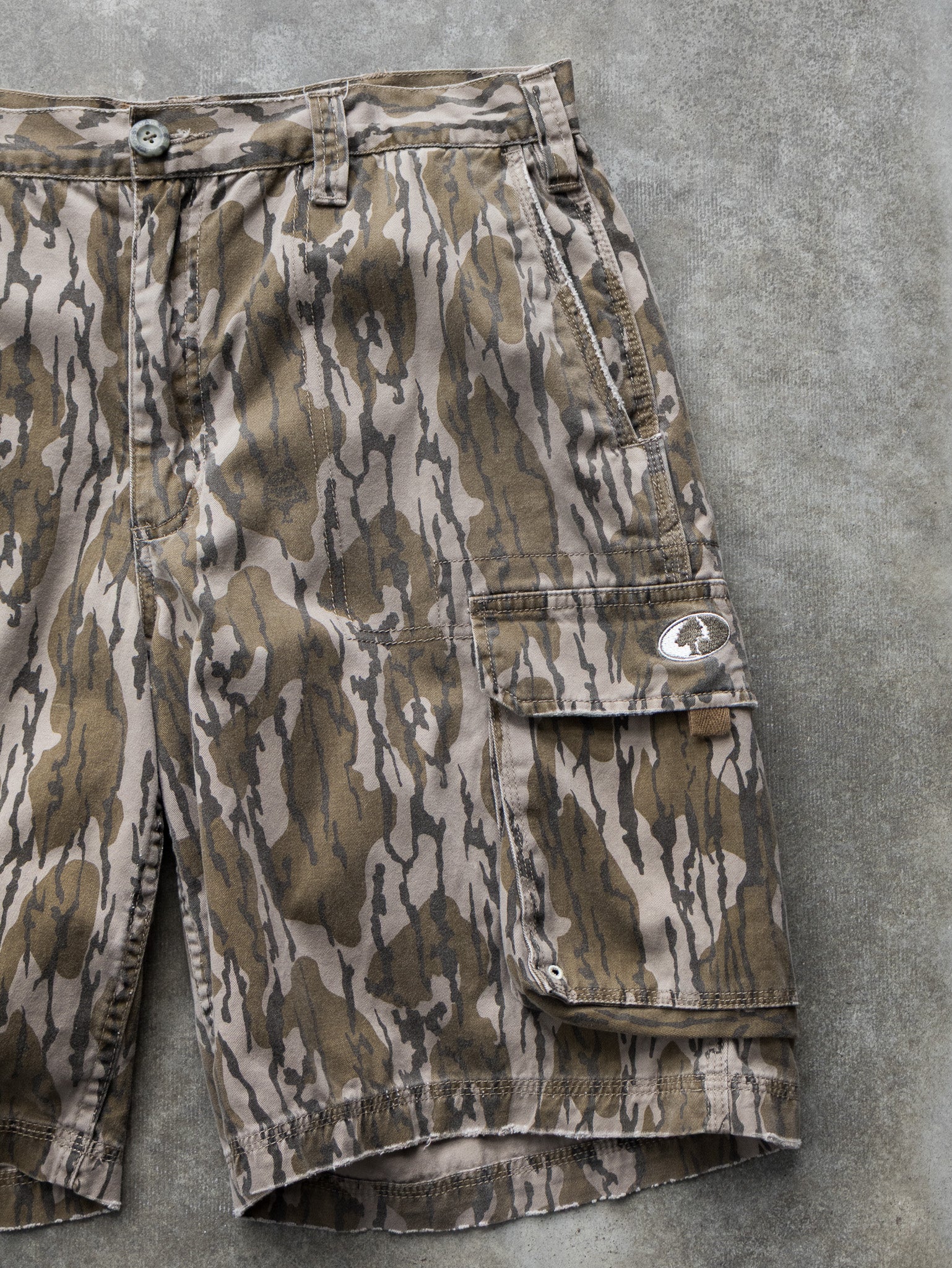 Vintage Camo Mossy Oak Cargo Shorts (W34)