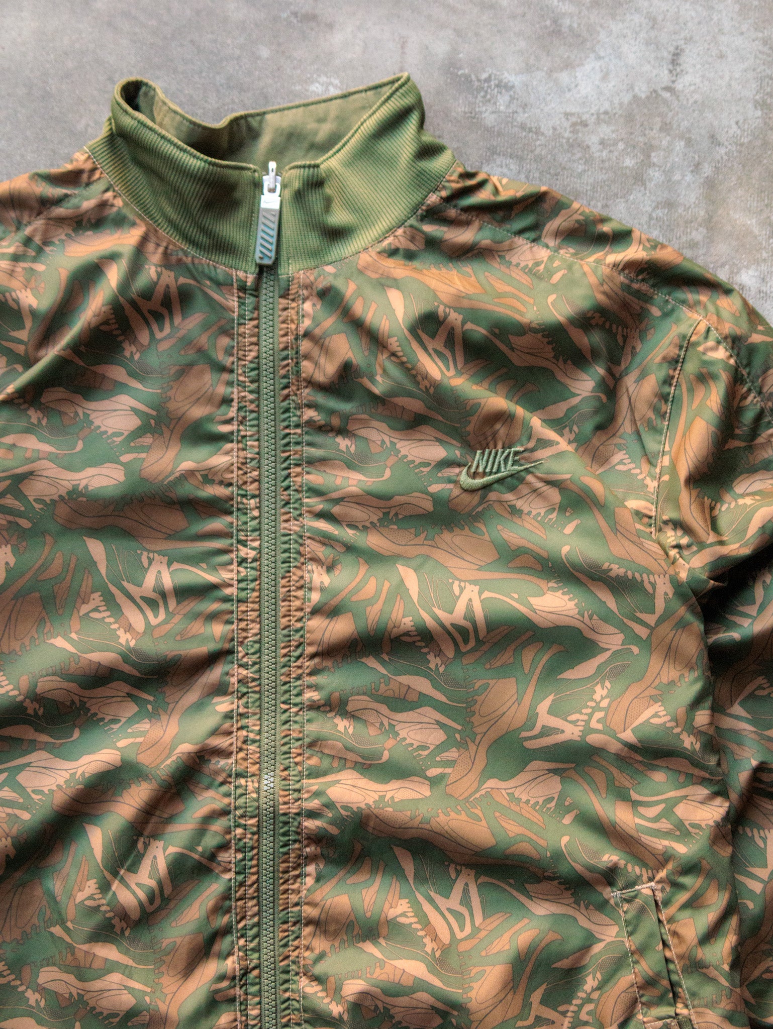 Vintage Green Nike Reversible Camo Jacket (XL)