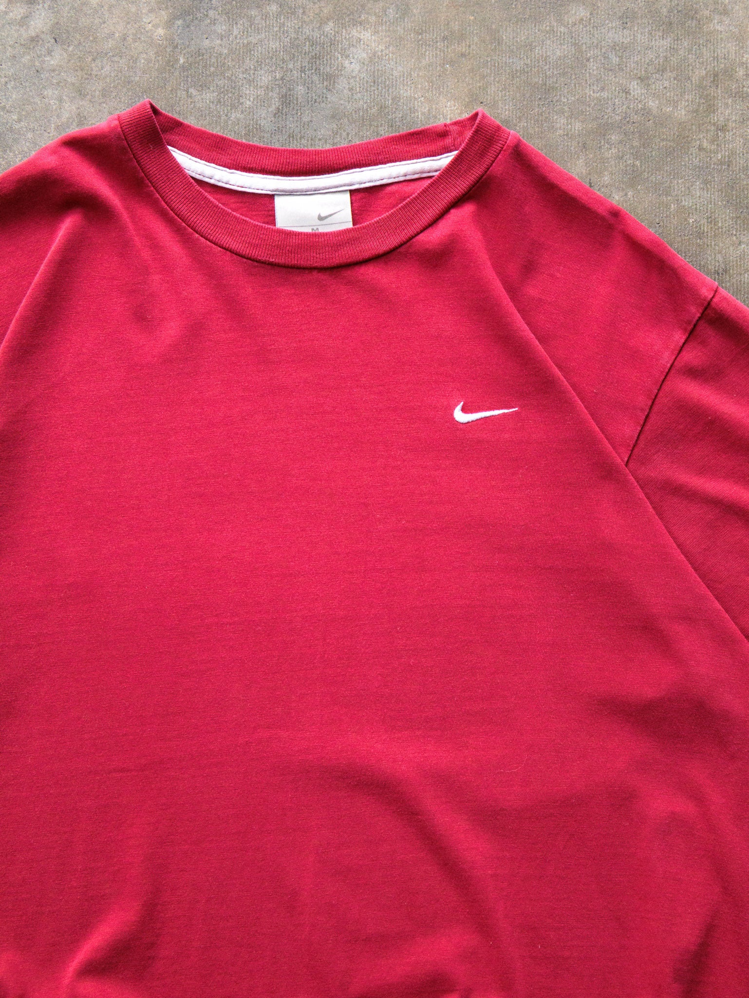 Vintage 00s Red Nike Swoosh Tee (M)