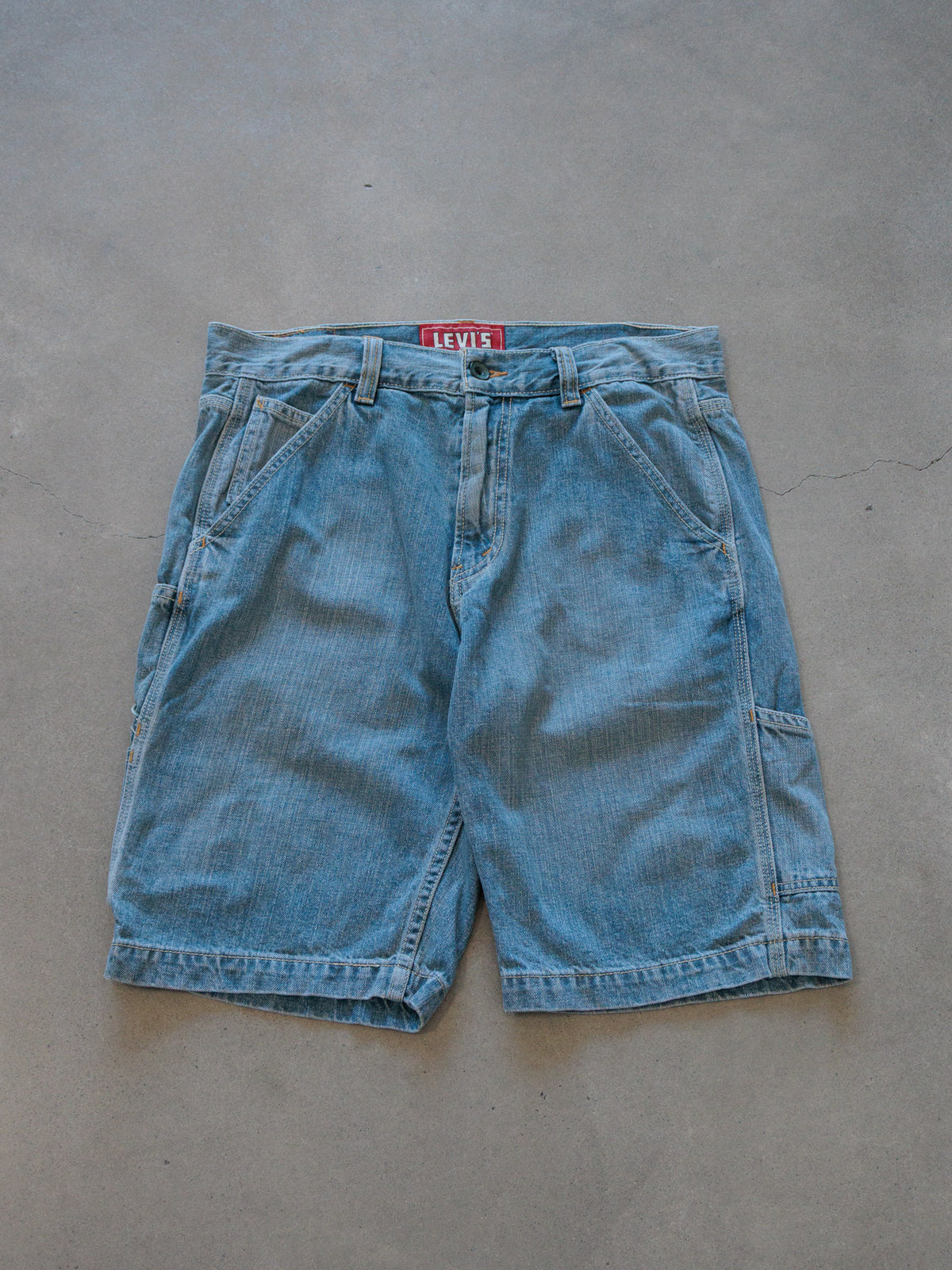 Vintage Blue Levi's Denim Carpenter Shorts (W32)