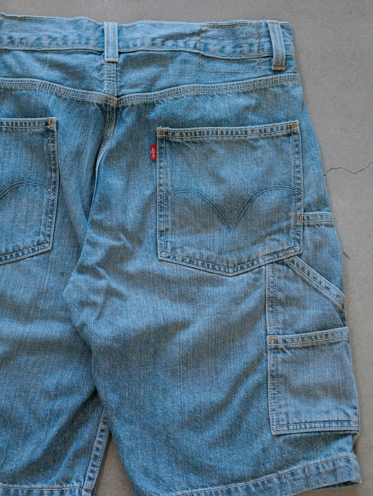 Vintage Blue Levi's Denim Carpenter Shorts (W32)