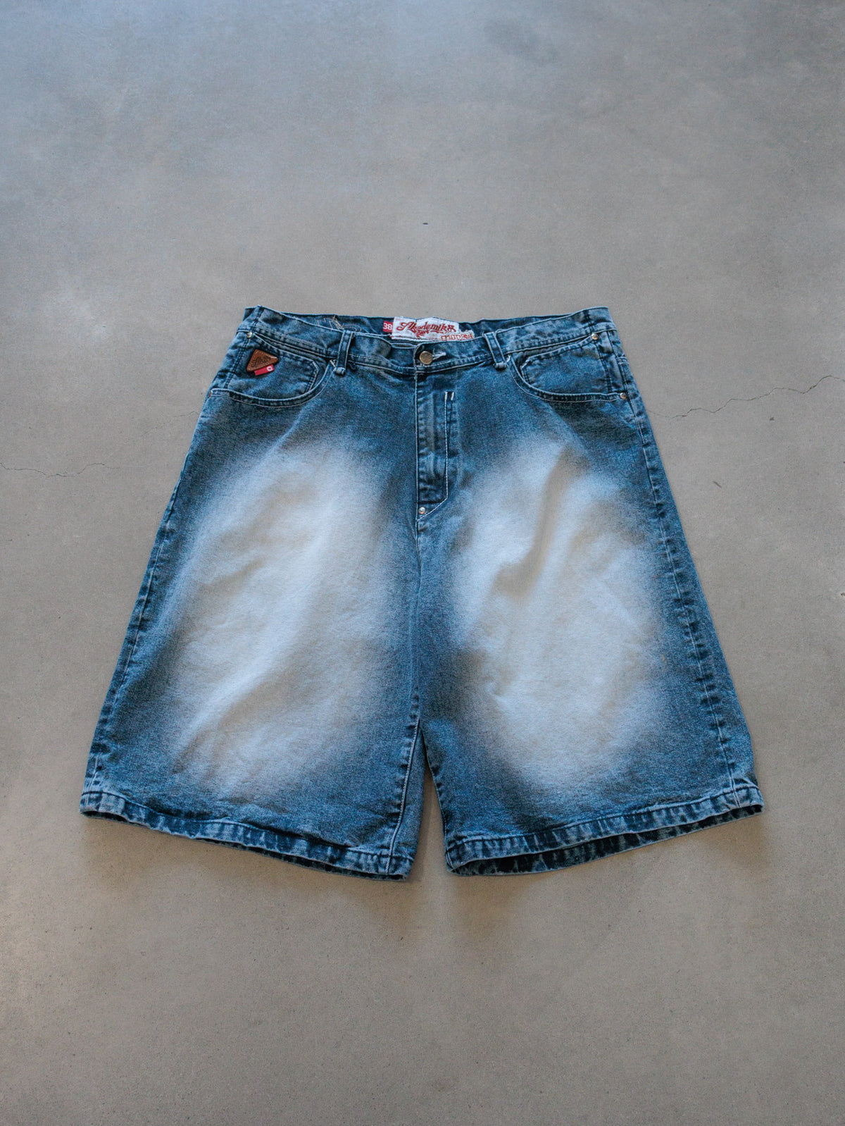 Vintage 00s Blue Akademiks Denim Shorts (W38)