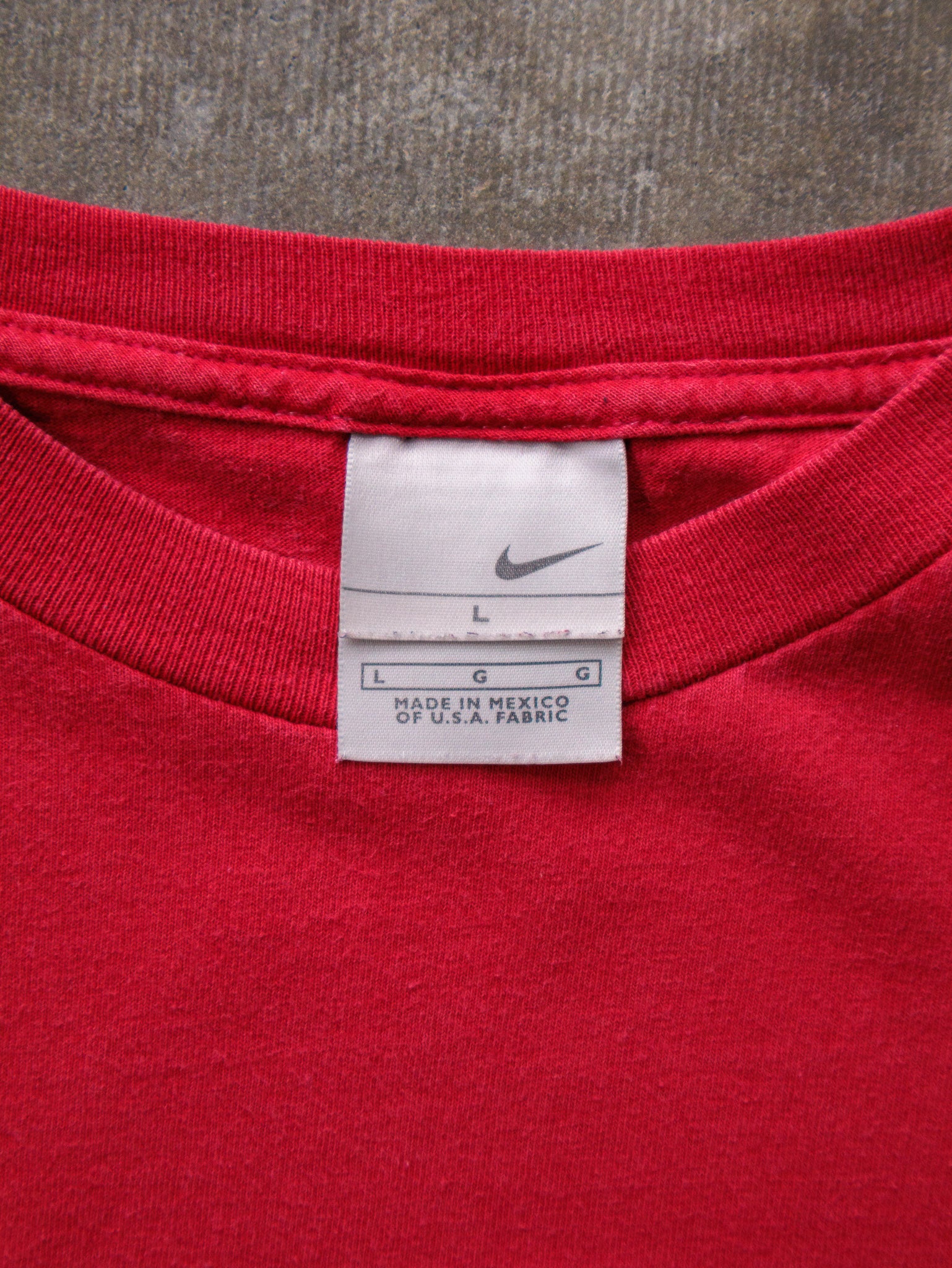 Vintage 00s Red Nike Tee (L)