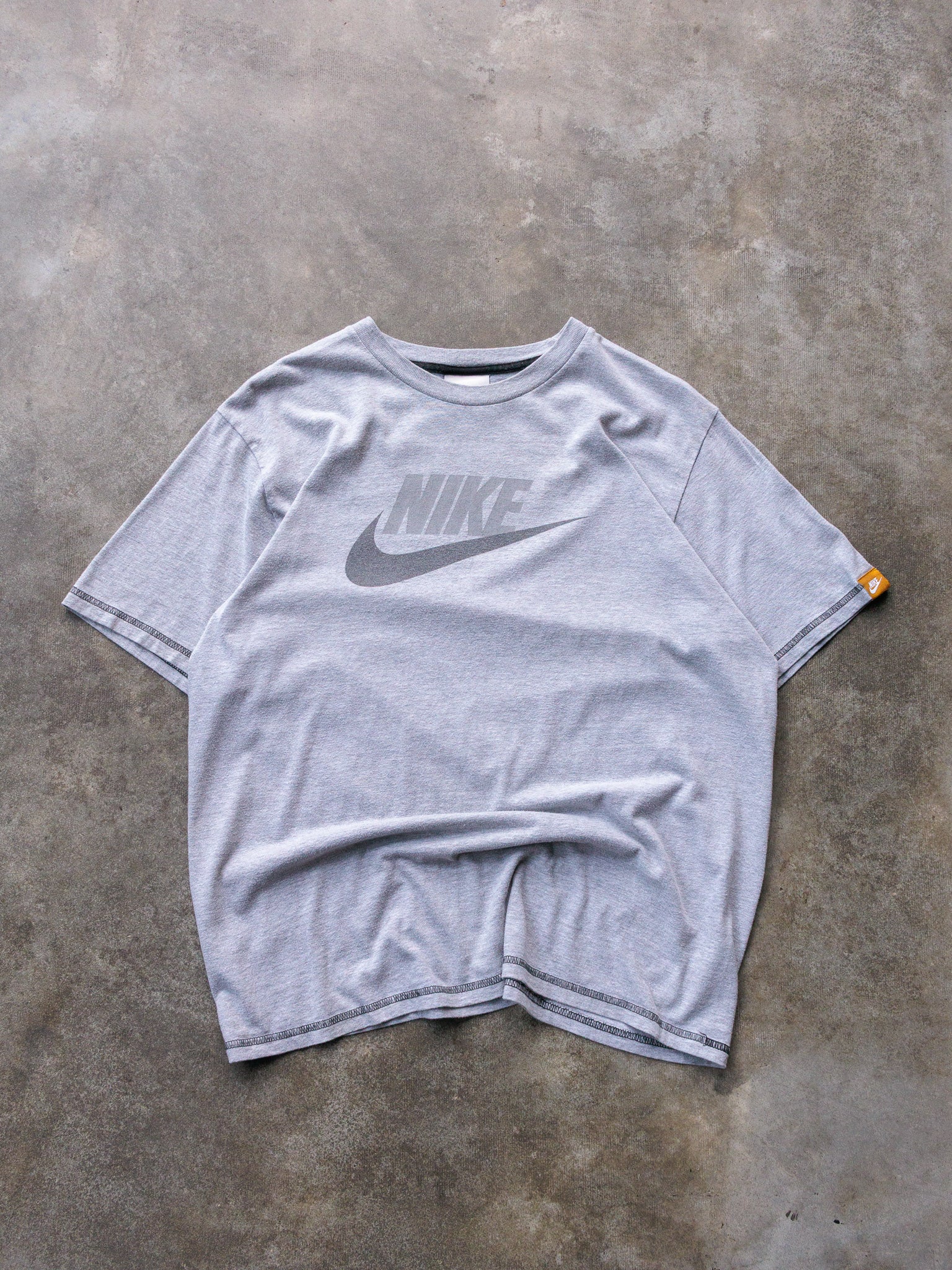 Vintage 00s Grey Nike Logo Tee (L)