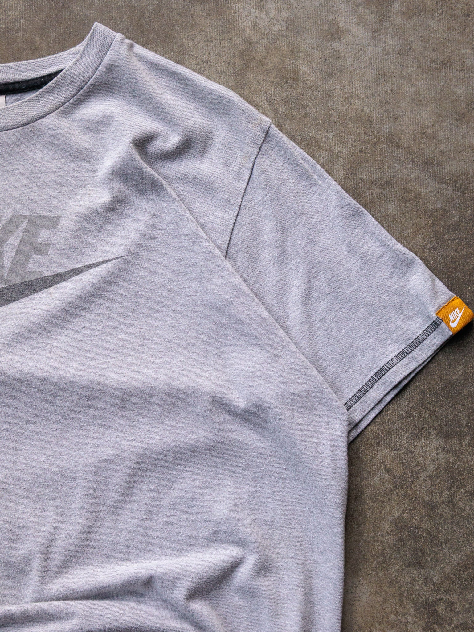 Vintage 00s Grey Nike Logo Tee (L)