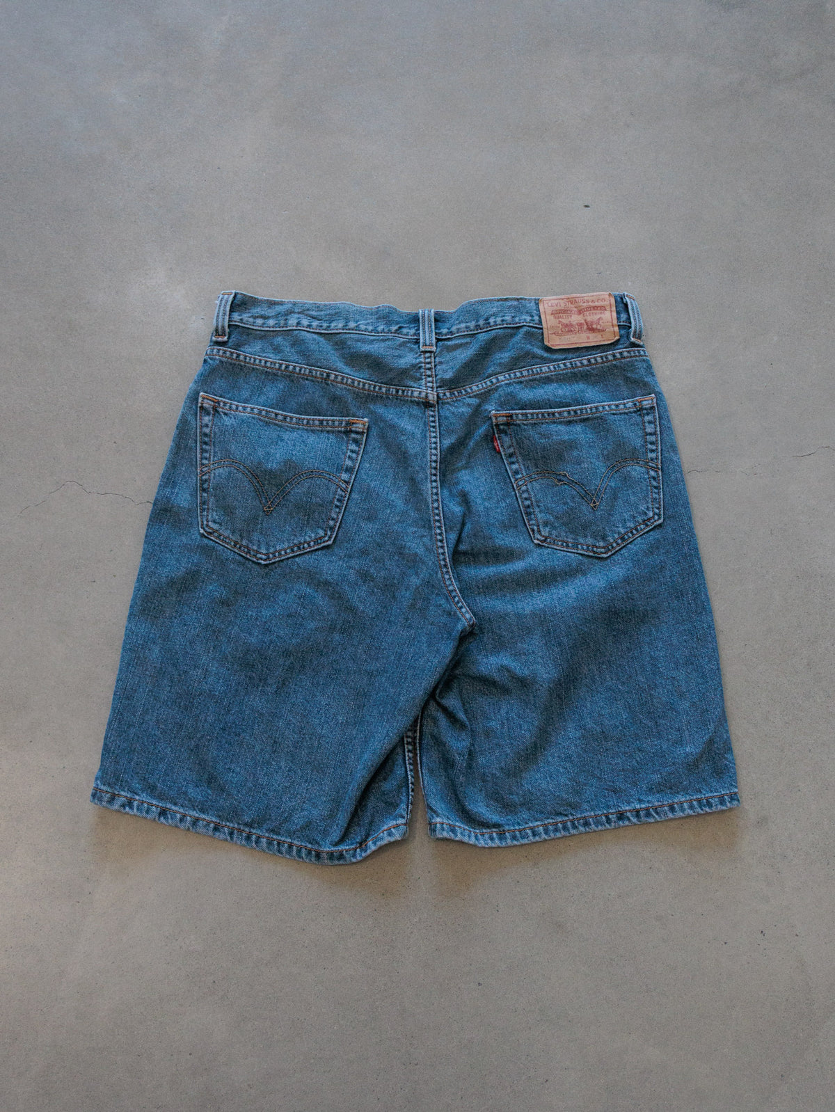 Vintage Blue Levi's 550 Denim Shorts (W36)