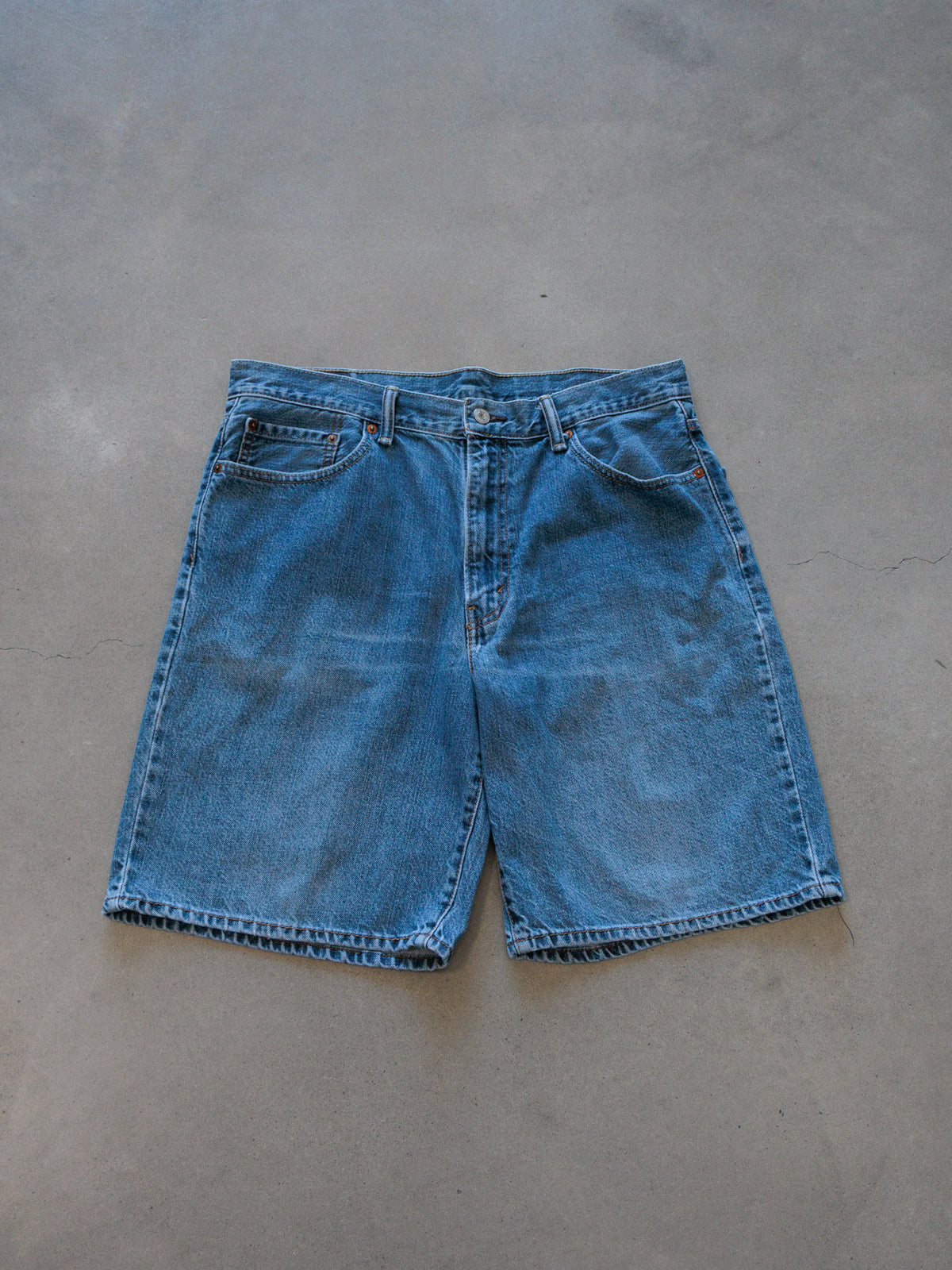 Vintage Blue Levi's 550 Denim Shorts (W36)