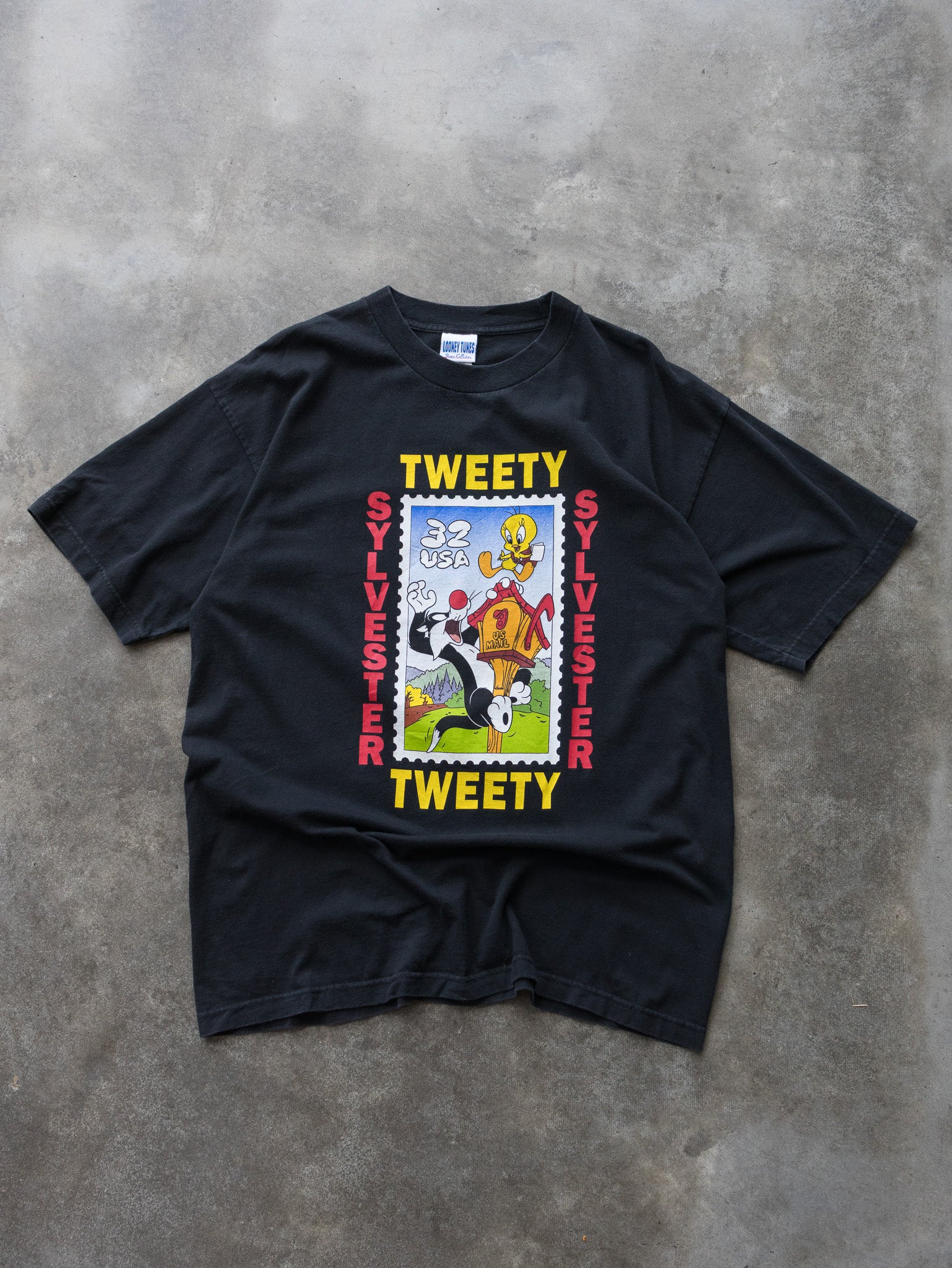 Vintage 90s Black Looney Tunes Tweety & Sylvester Stamp Collection Tee (XL)