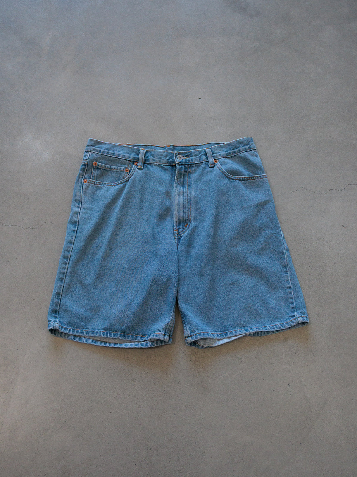 Vintage 00s Blue Levi's 550 Denim Shorts (W36)