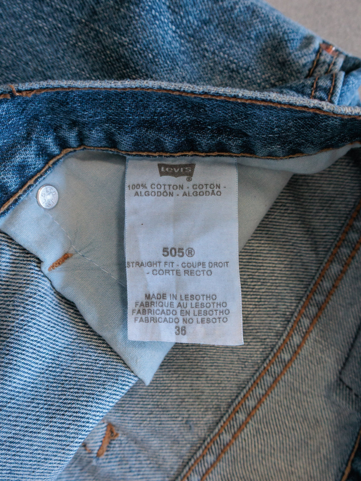 Vintage 00s Blue Levi's 505 Denim Shorts (W36)