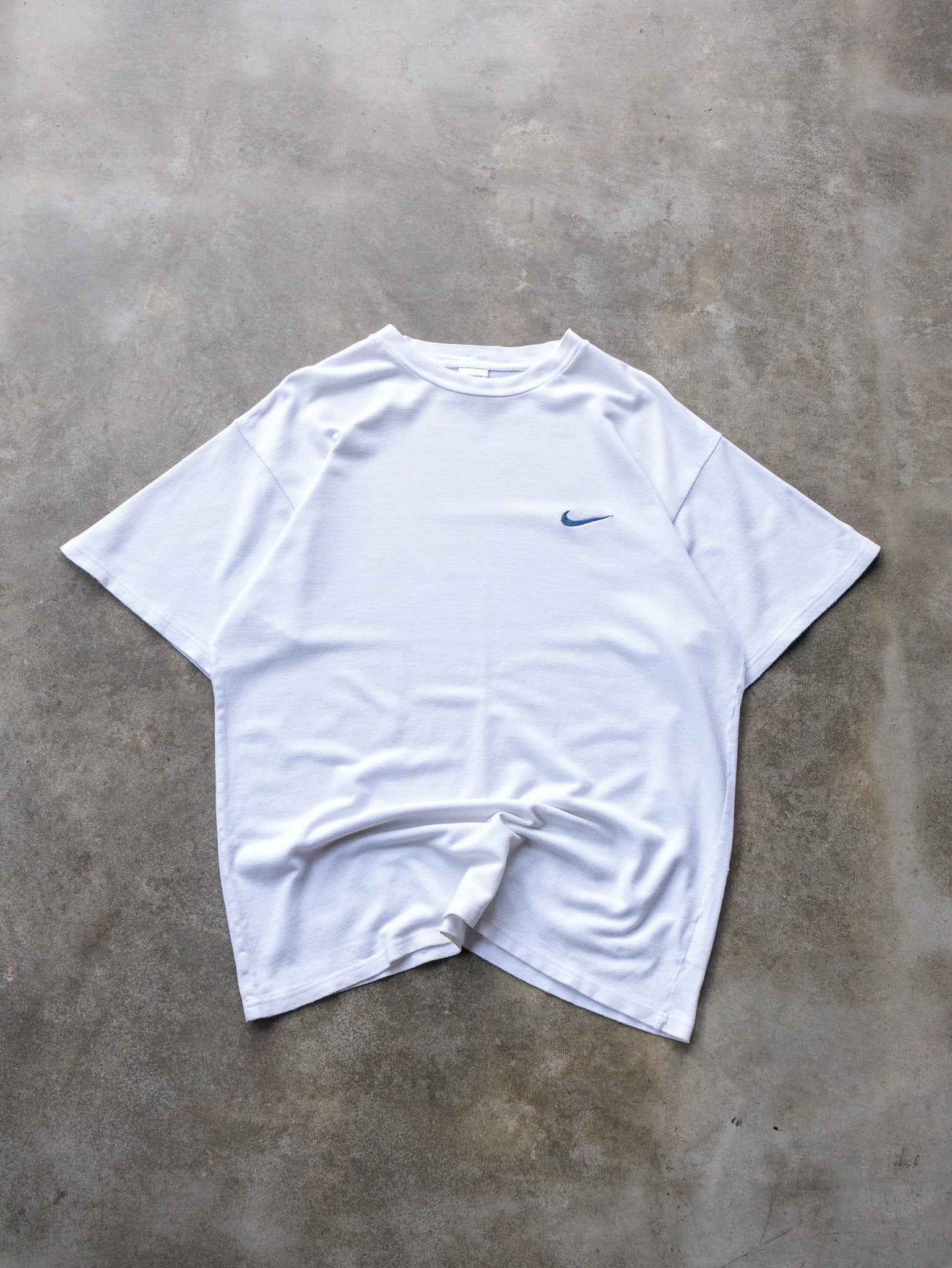 Vintage 90s White Nike Swoosh Tee (L)