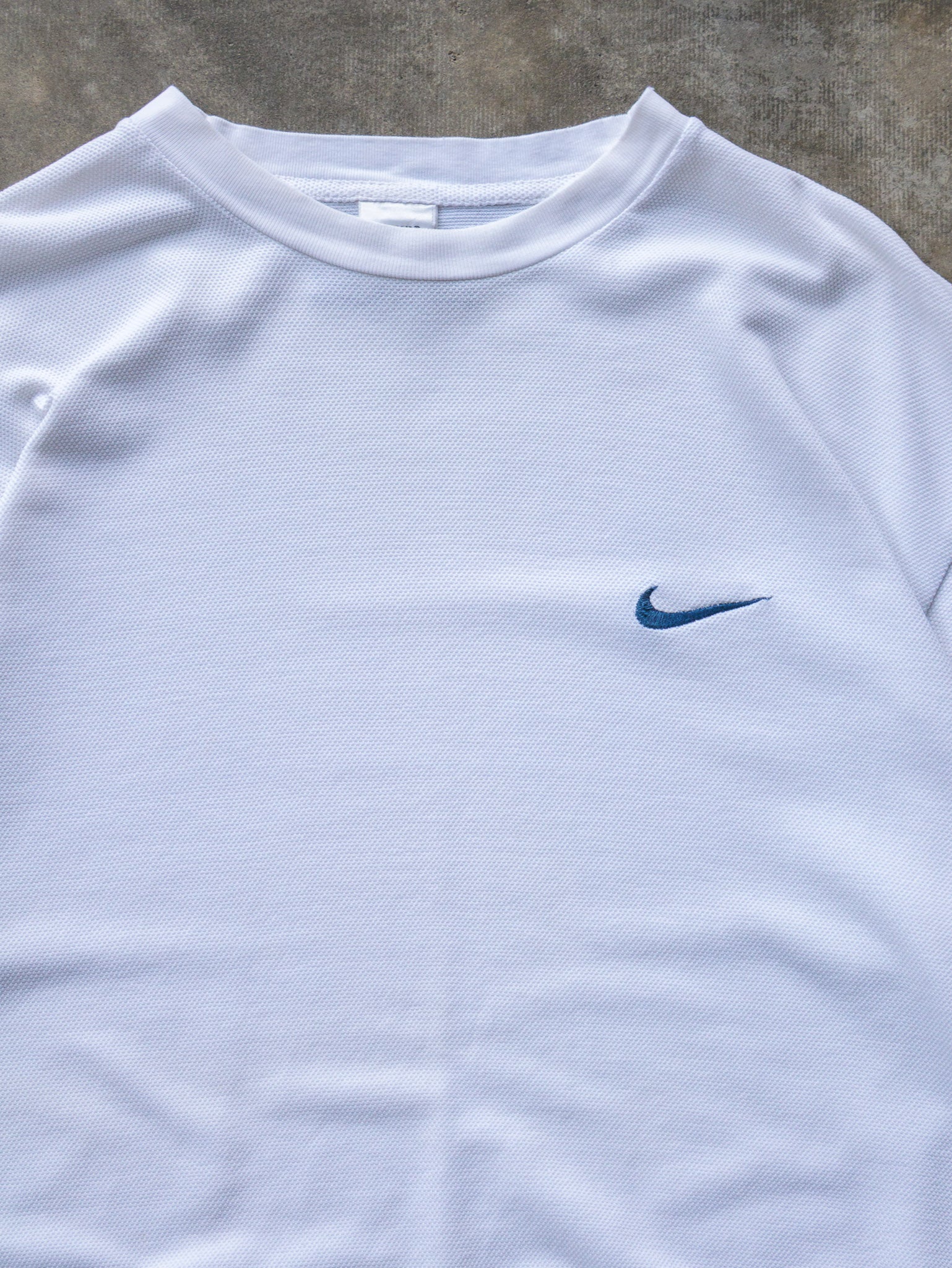 Vintage 90s White Nike Swoosh Tee (L)