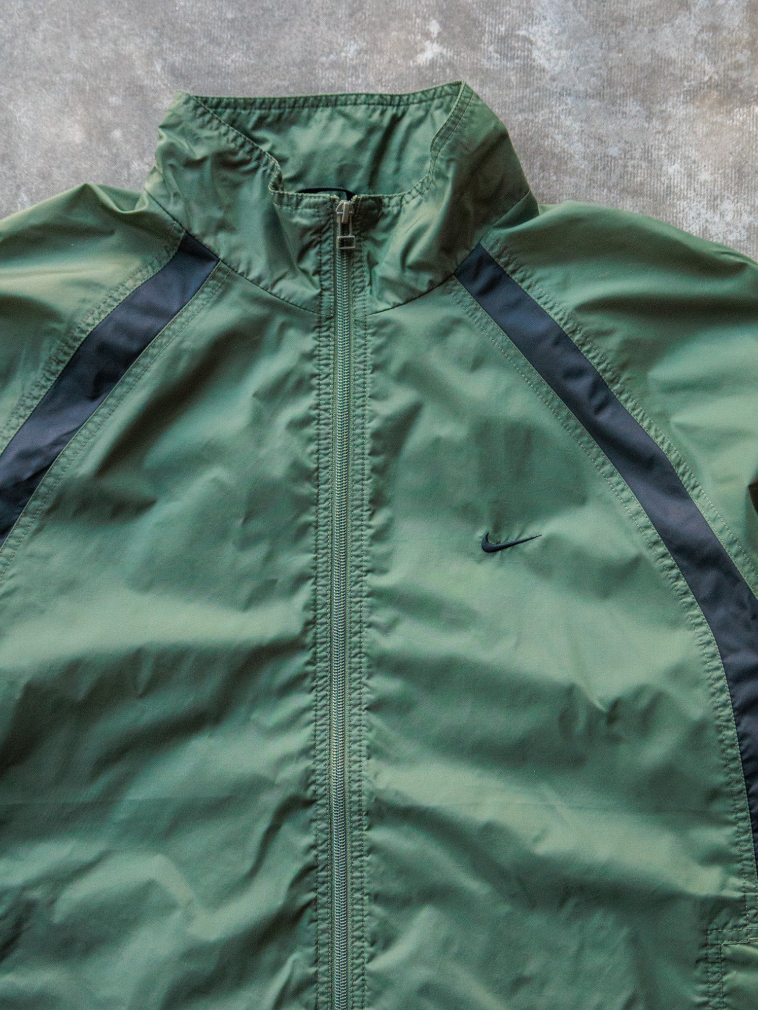 Vintage 90s Green & Black Nike Windbreaker Jacket (L)
