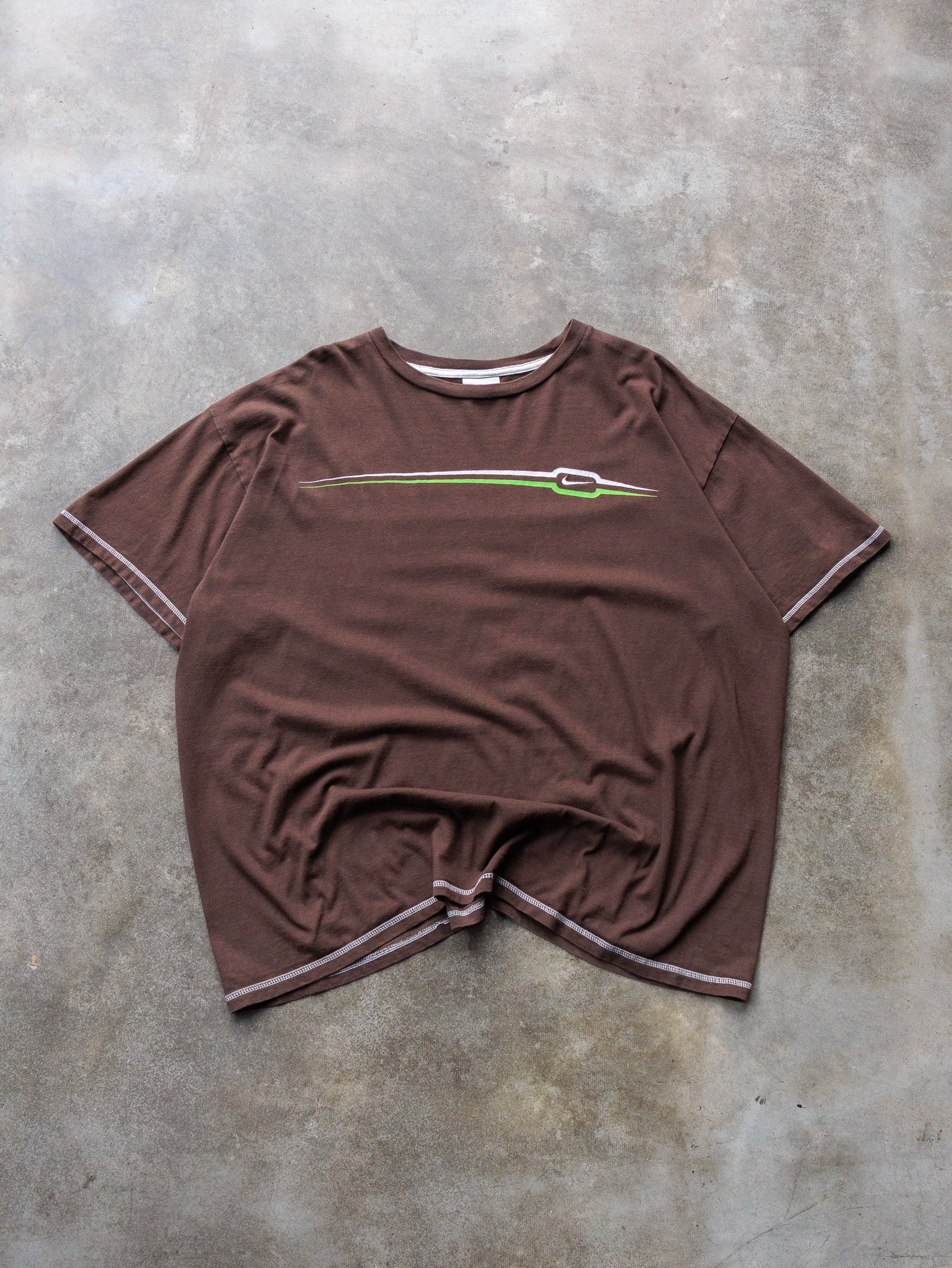 Vintage 00s Brown Nike Graphic Tee (2XL)