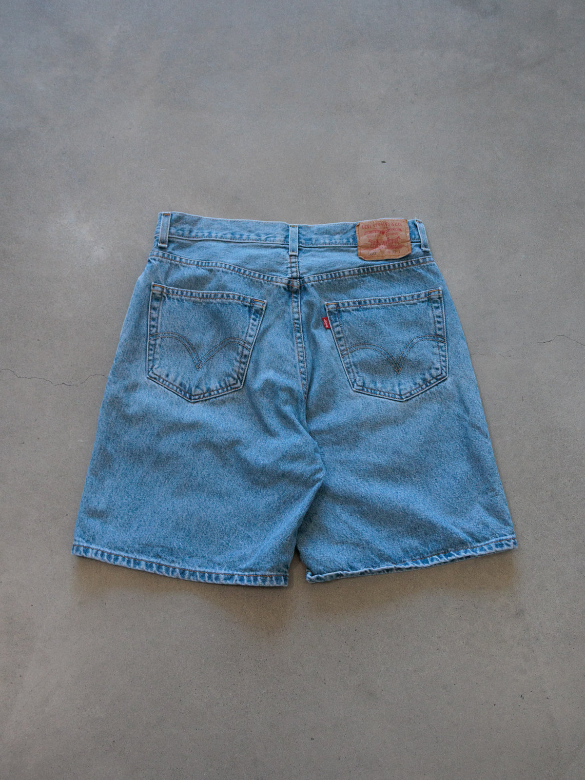 Vintage 00s Blue Levi's 550 Denim Shorts (W32)