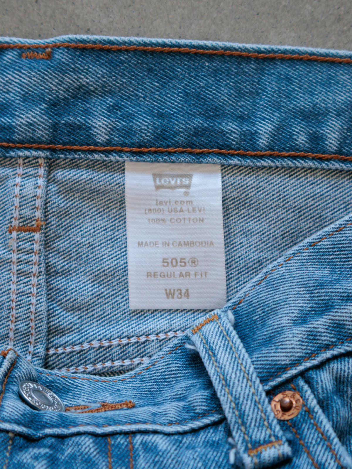 Vintage 00s Blue Levi's 505 Shorts (W34)