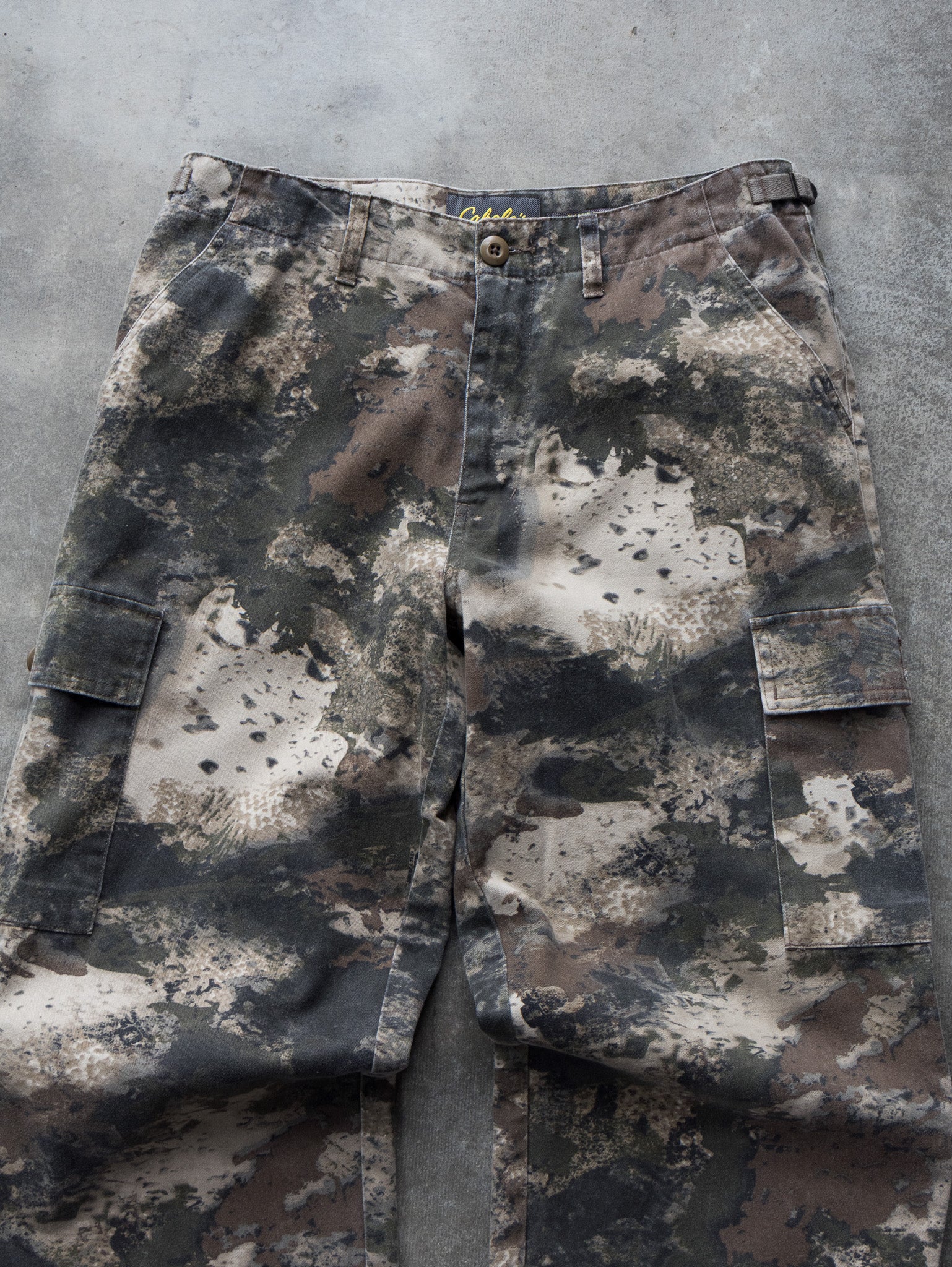 Vintage Cabela’s Camo Cargo Pants (W32)