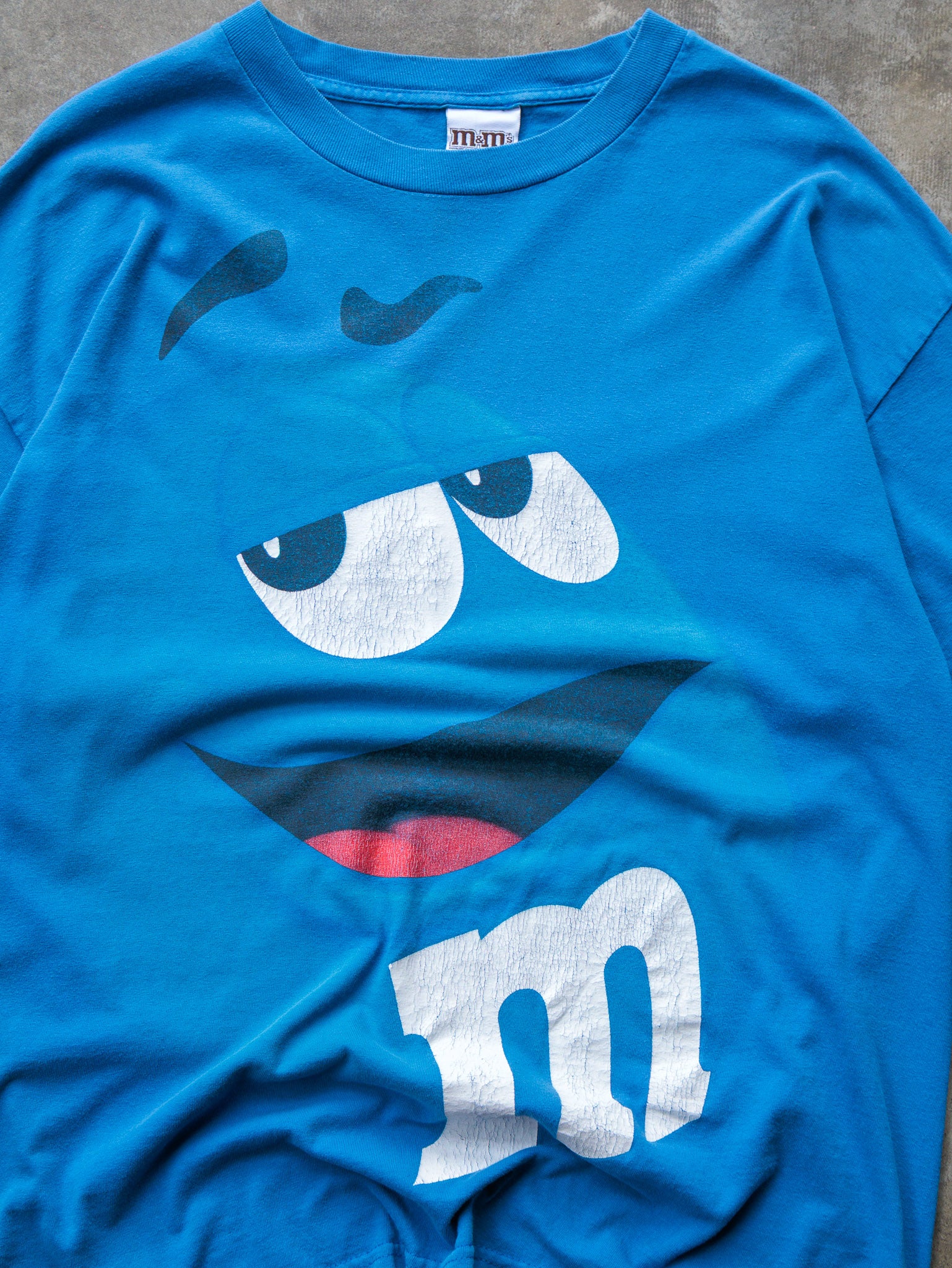 Vintage Blue M&M's Character Face Graphic Tee (XL)
