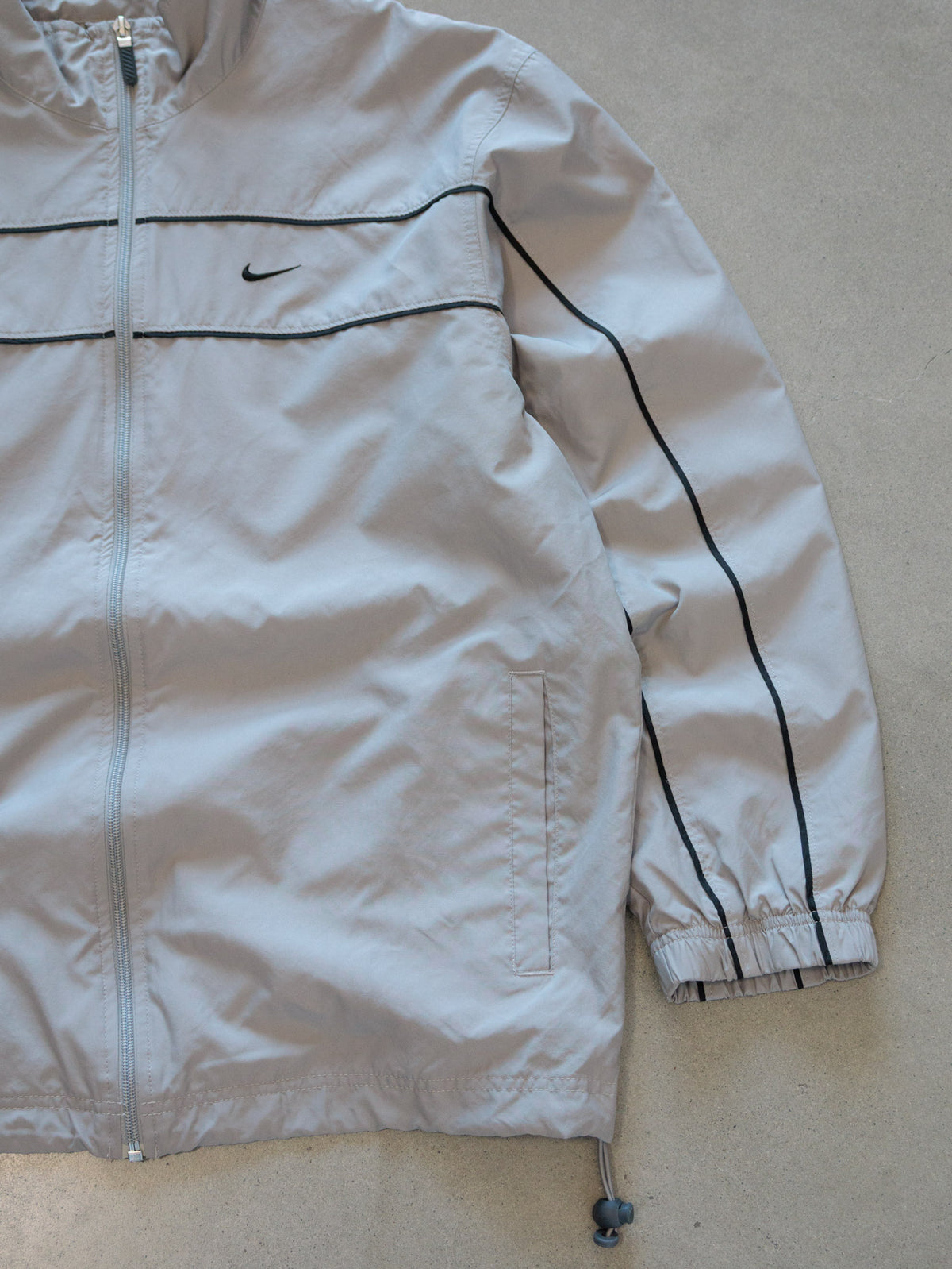 Vintage 00s Grey Nike Windbreaker (M)