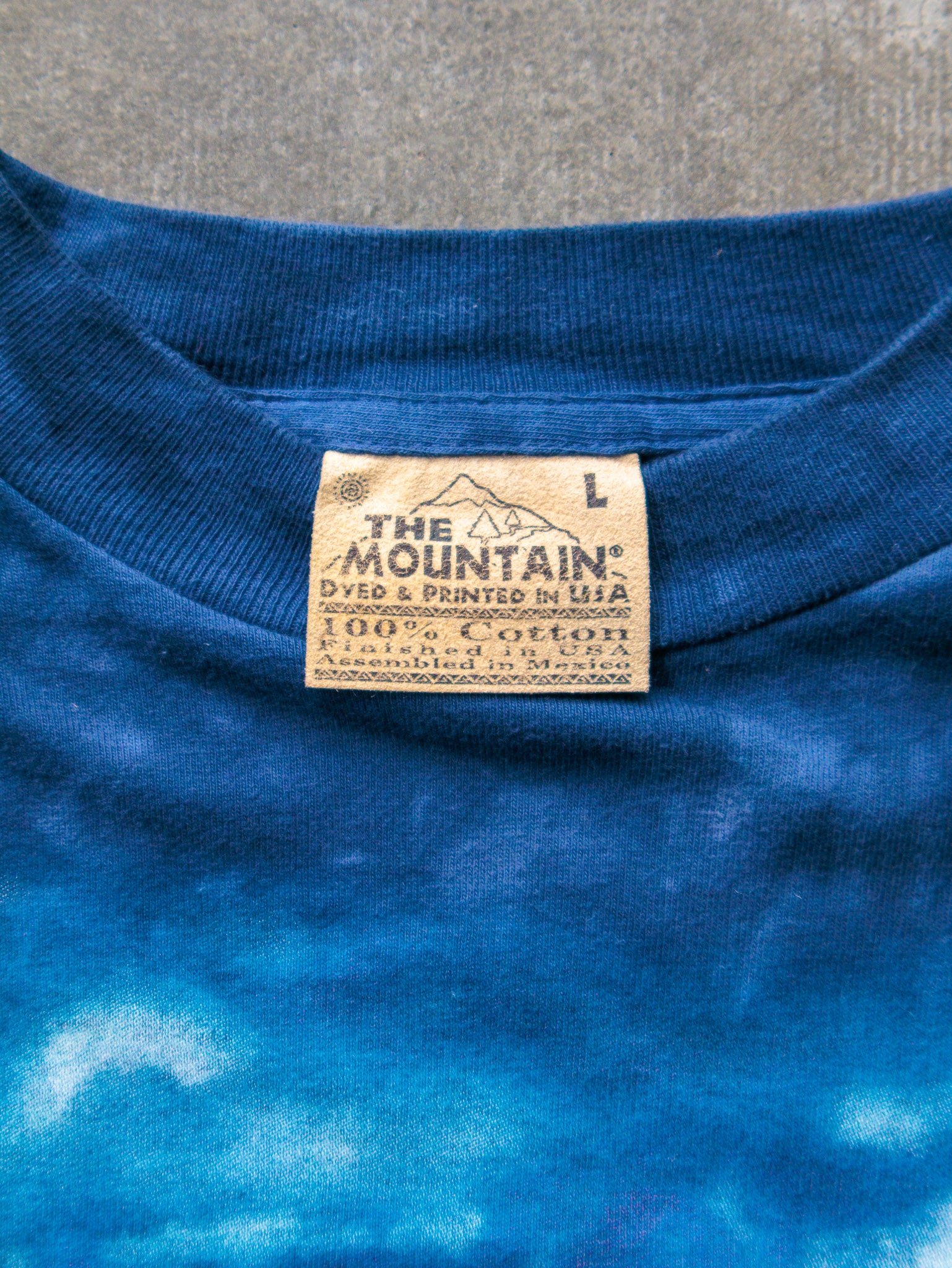 Vintage 1999 Blue Tie-Dye Wild Horses Graphic Tee (L)