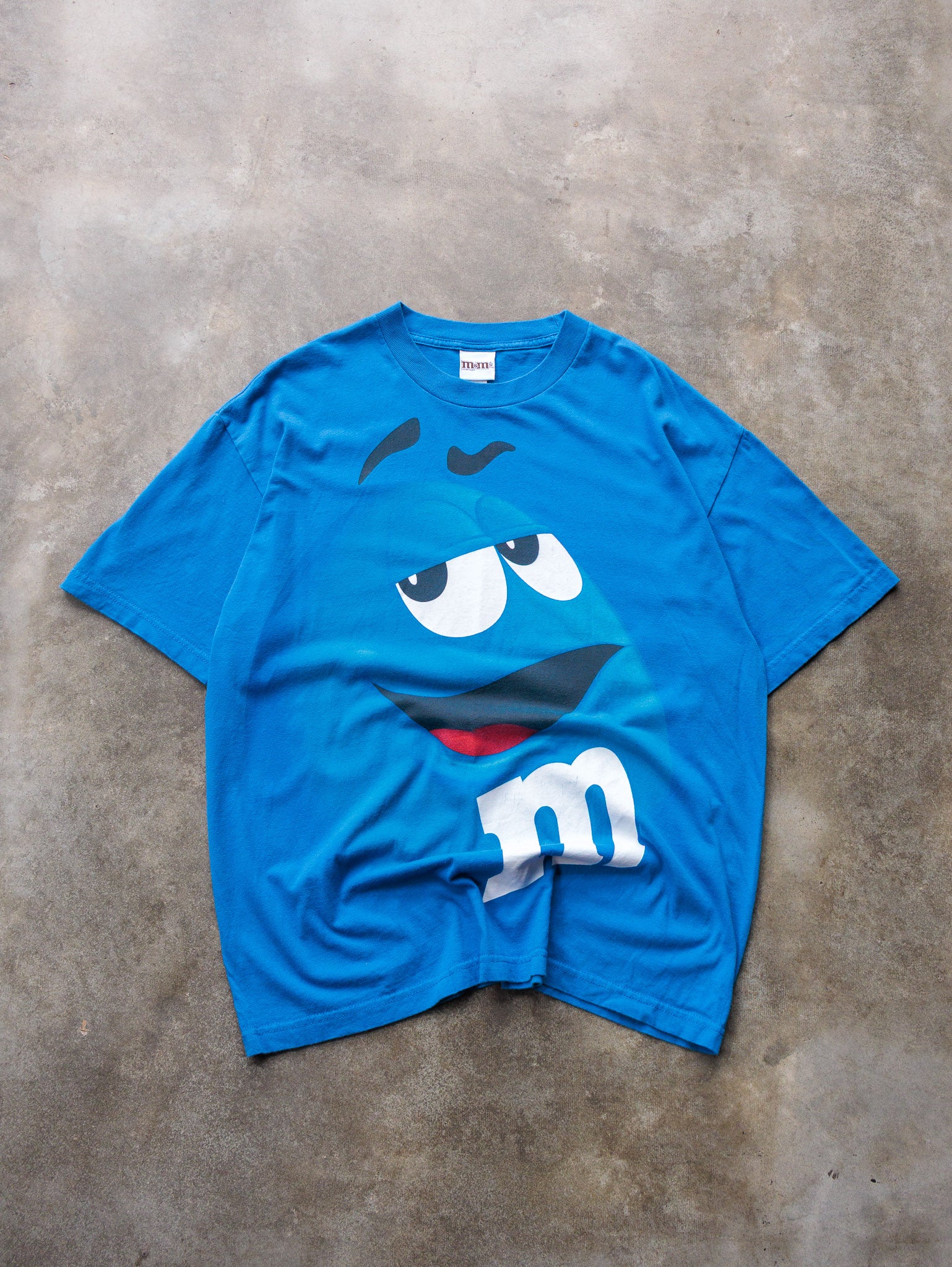 Vintage Blue M&M's Character Face Graphic Tee (XL)