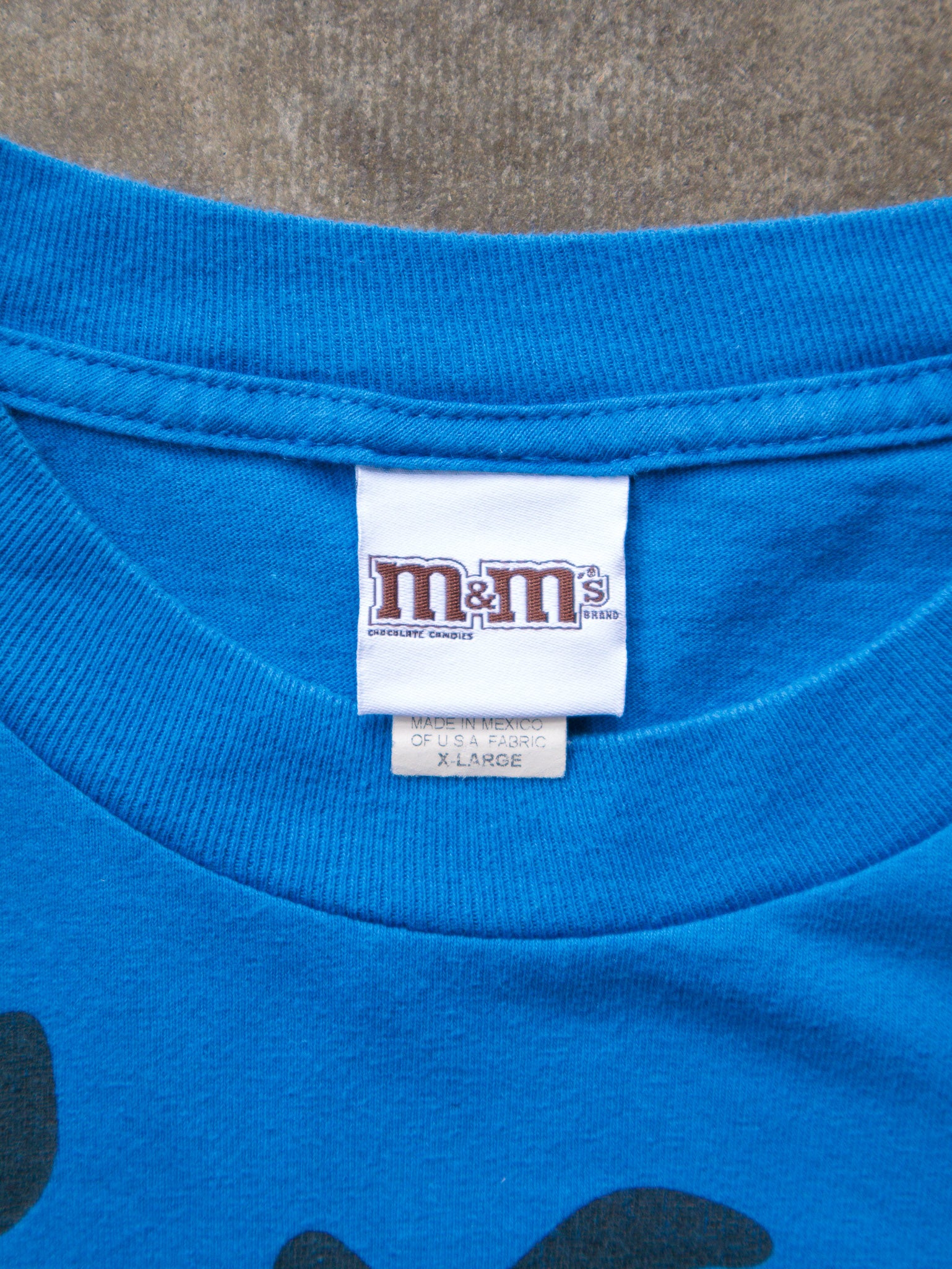 Vintage Blue M&M's Character Face Graphic Tee (XL)