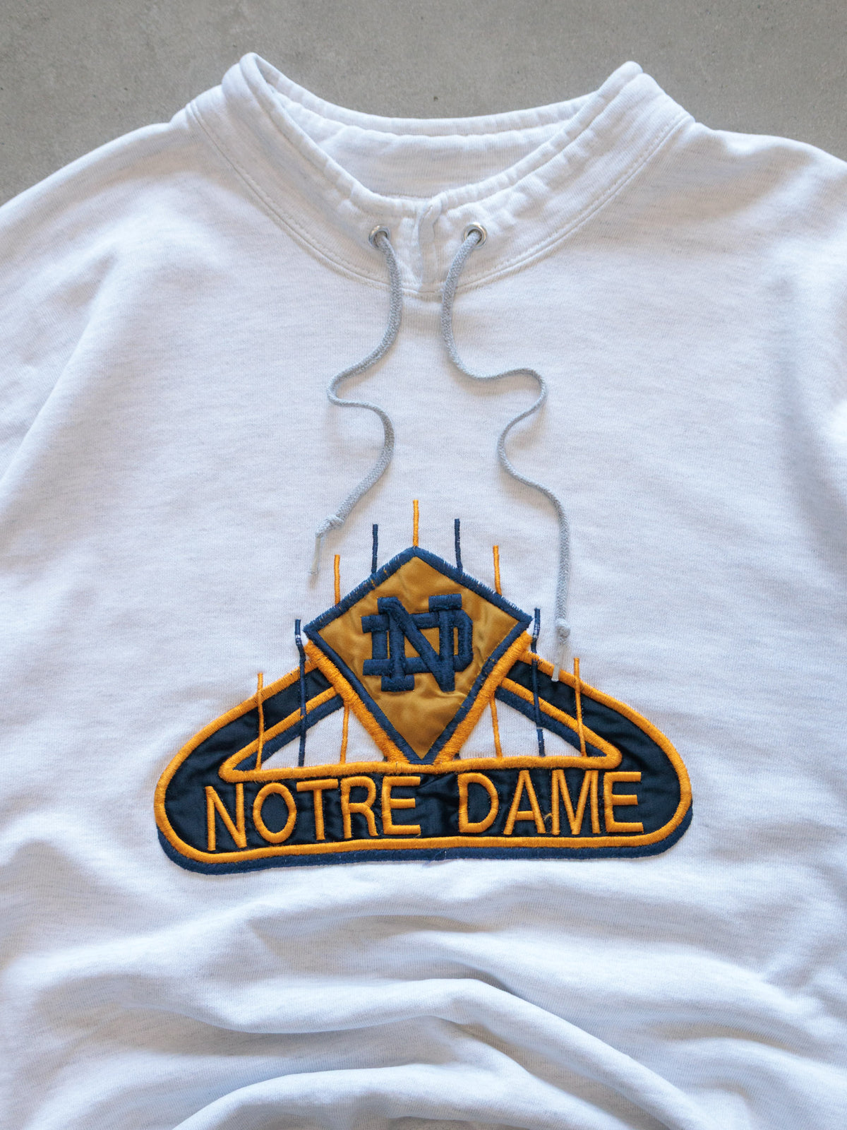 Vintage 90s White Notre Dame Sweatshirt (-)