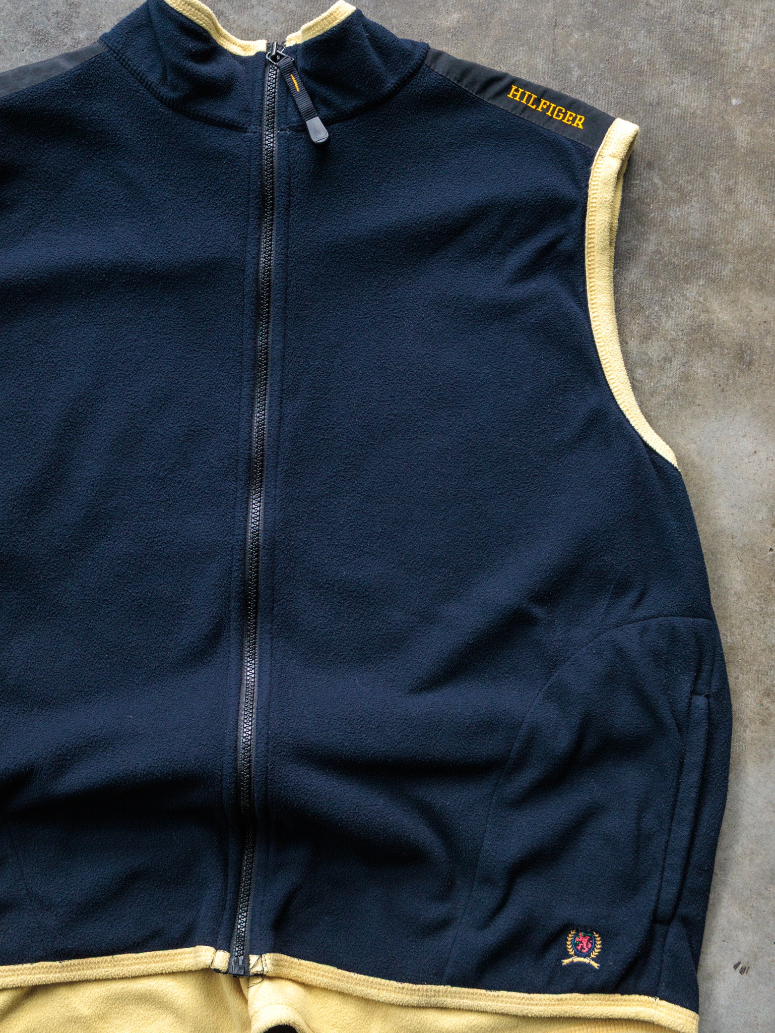 Vintage 00s Tommy Hilfiger Fleece Vest (XL)