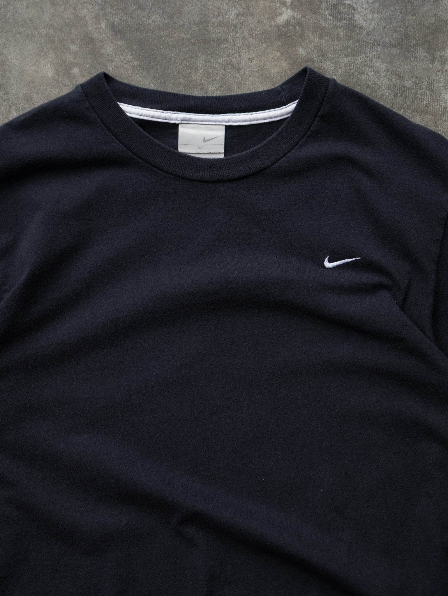 Vintage 00s Black Nike Swoosh Tee (M)