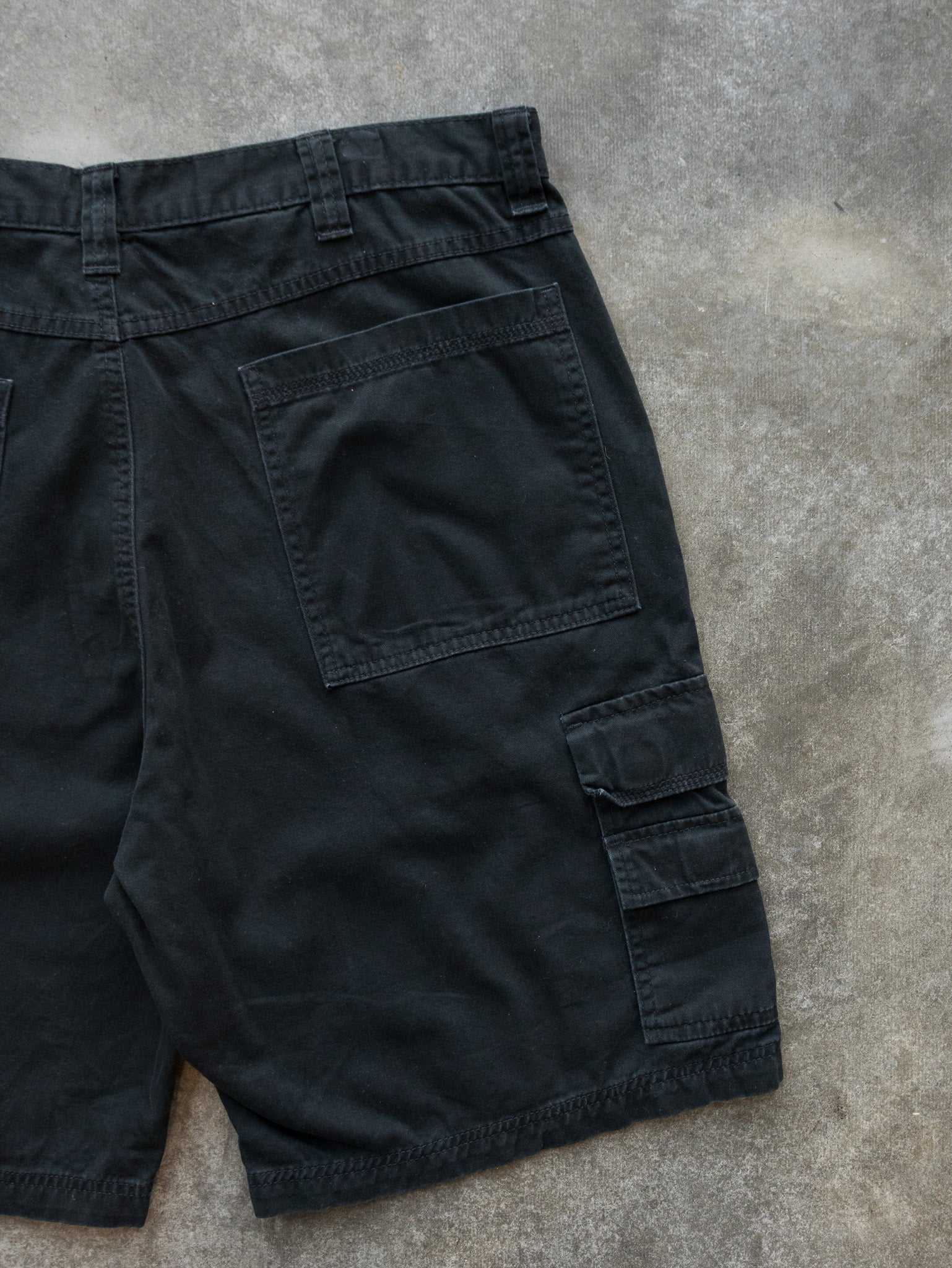 Vintage Black Wrangler Cargo Shorts (W36)