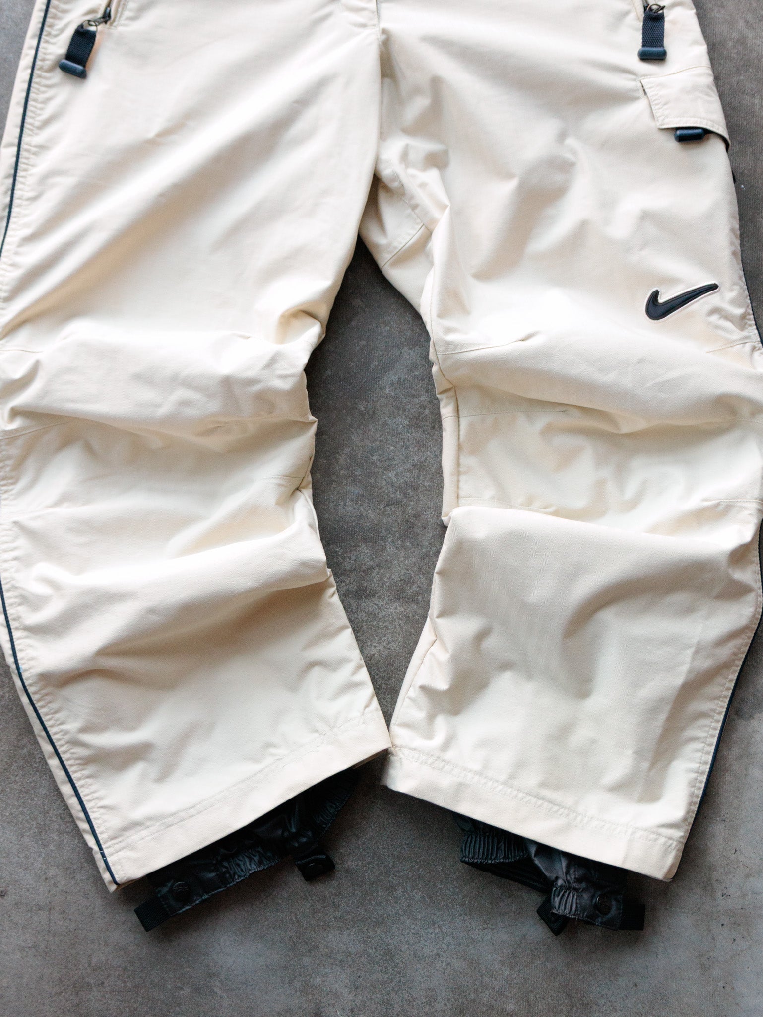 Vintage 00s Cream Nike ACG Ski Pants (Women's L)