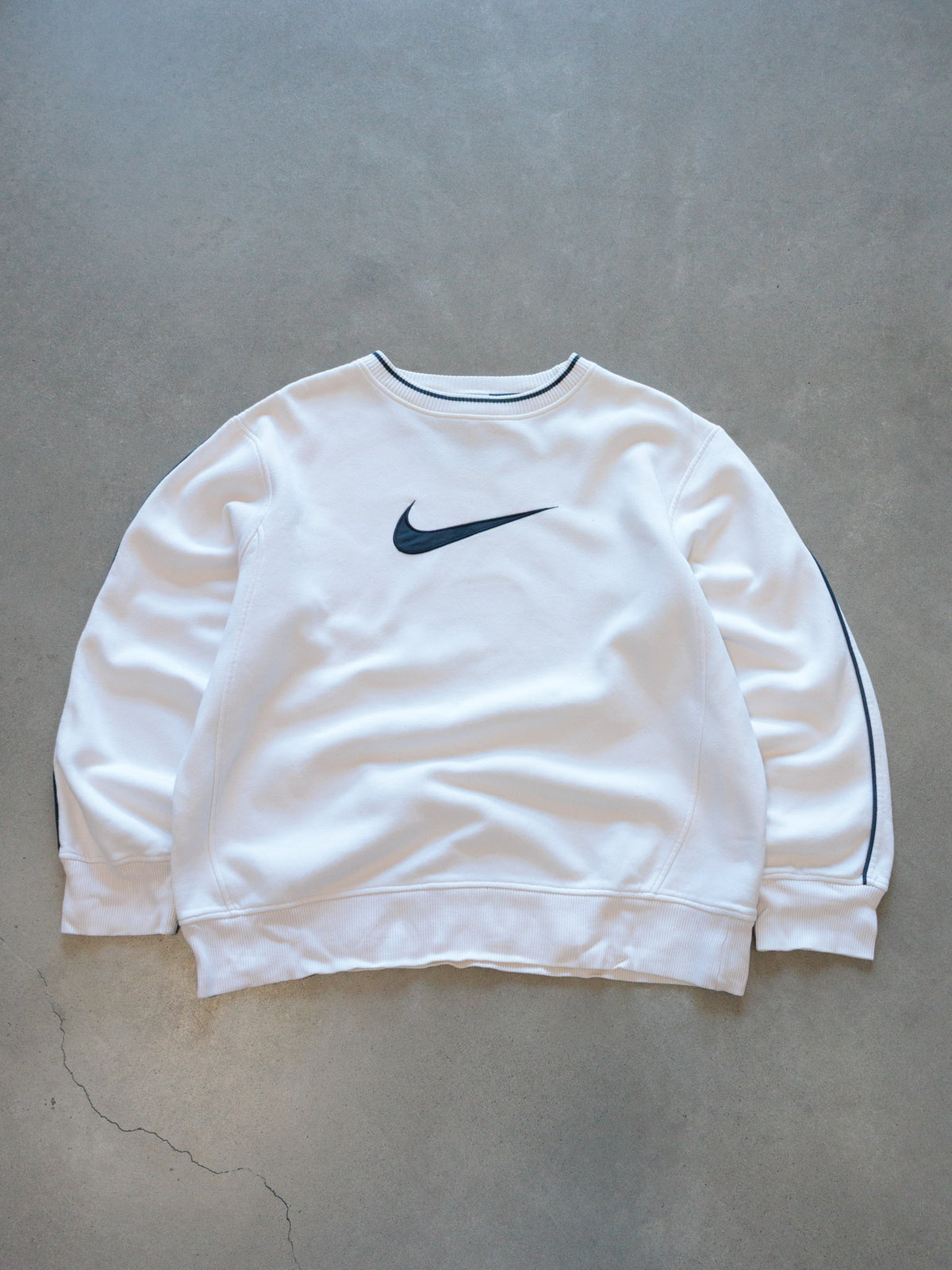 Vintage 00s White Nike Sweatshirt (L)